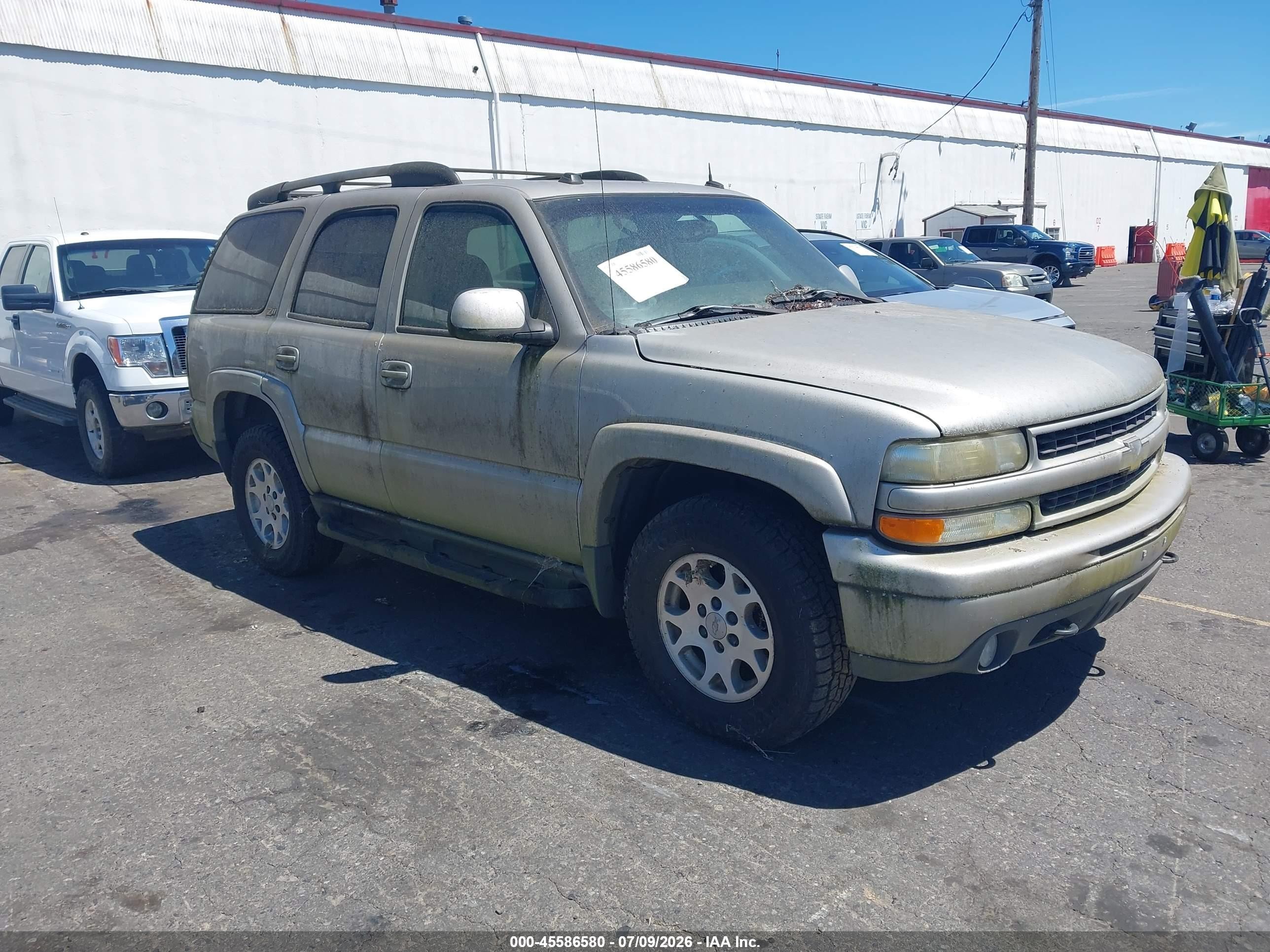 2004 Chevrolet Tahoe Z71 Gold vin: 1GNEK13Z44R152677