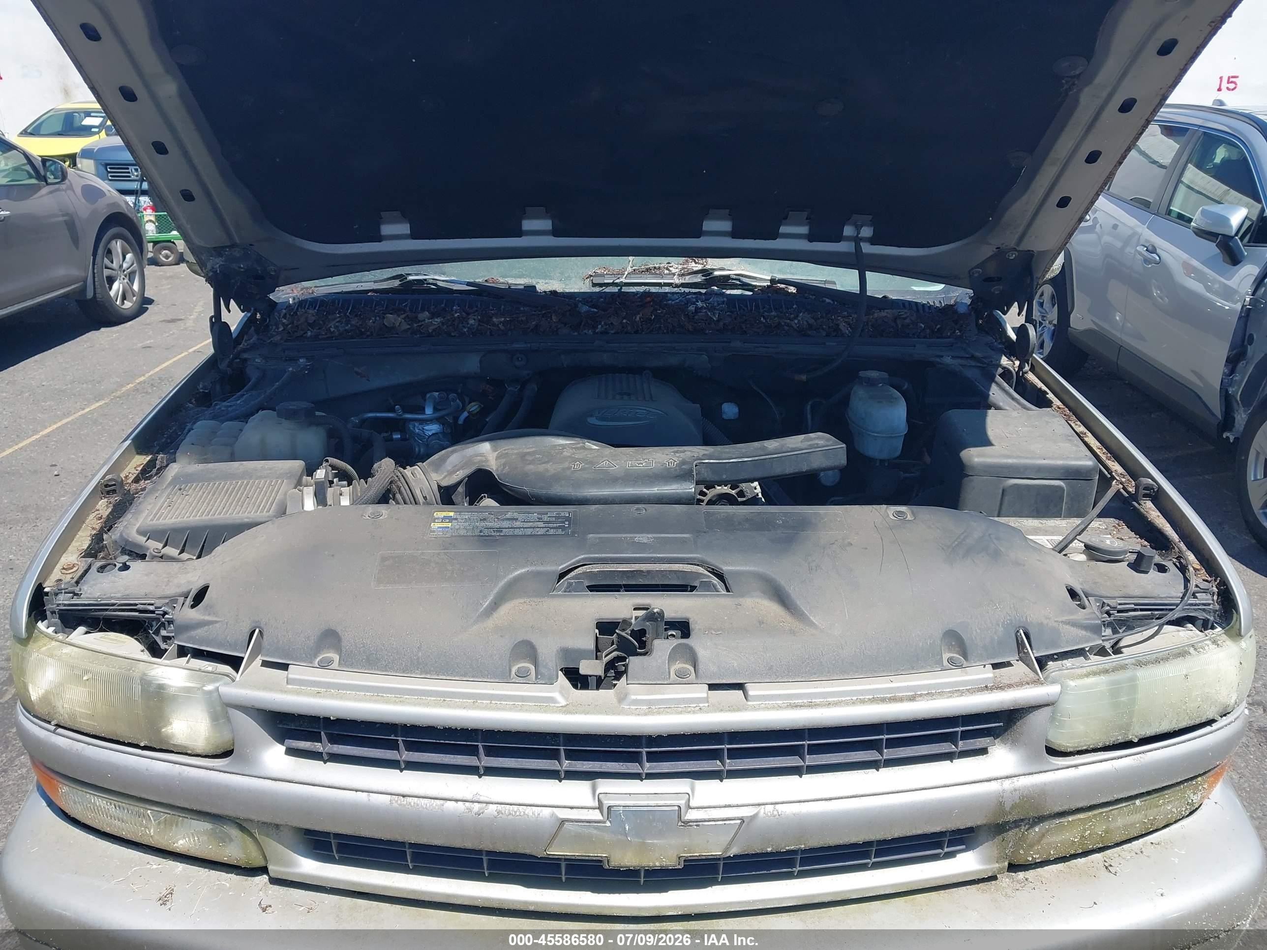 2004 Chevrolet Tahoe Z71 Gold vin: 1GNEK13Z44R152677