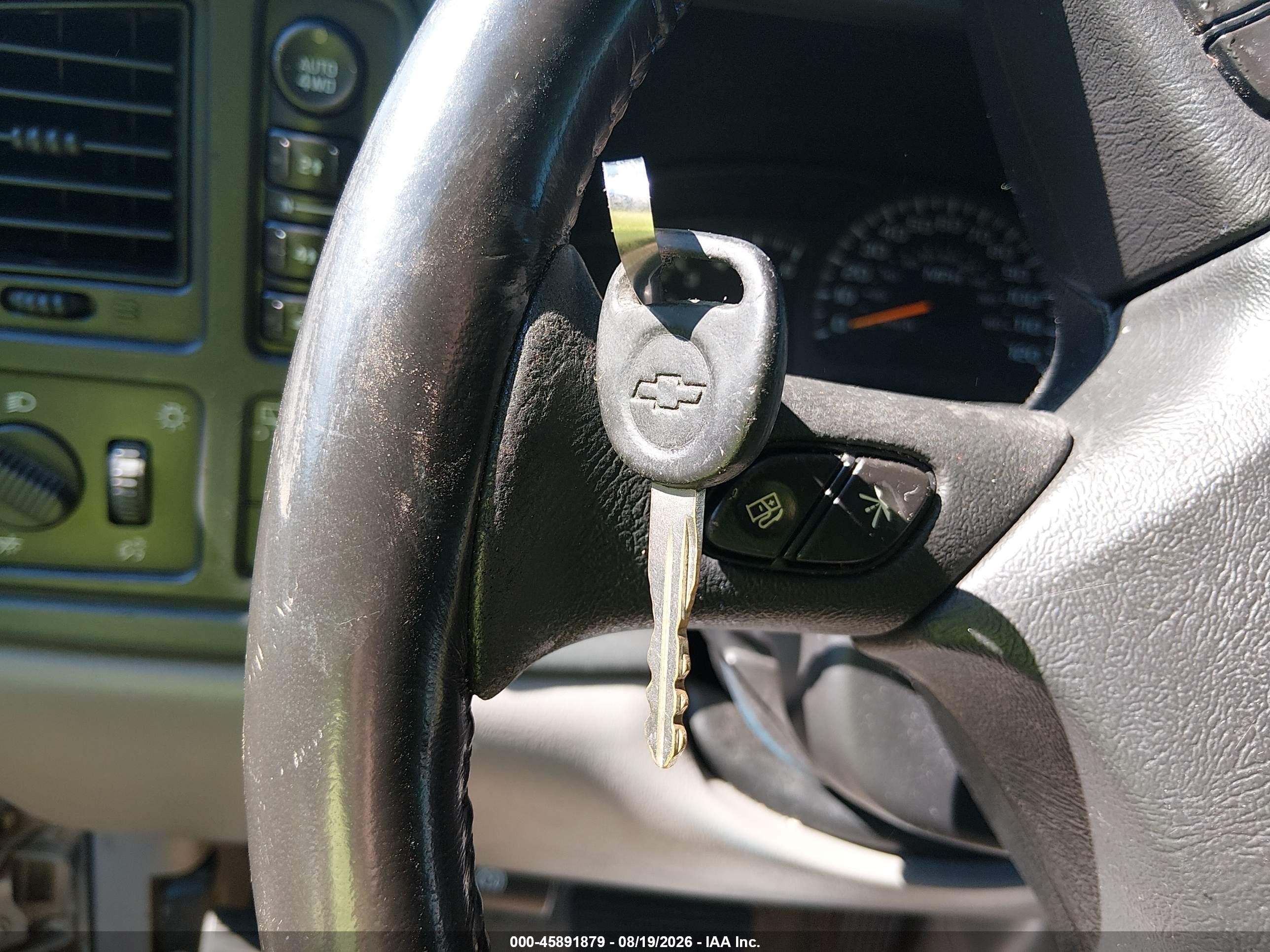 2004 Chevrolet Tahoe Z71 Gray vin: 1GNEK13Z44R157944