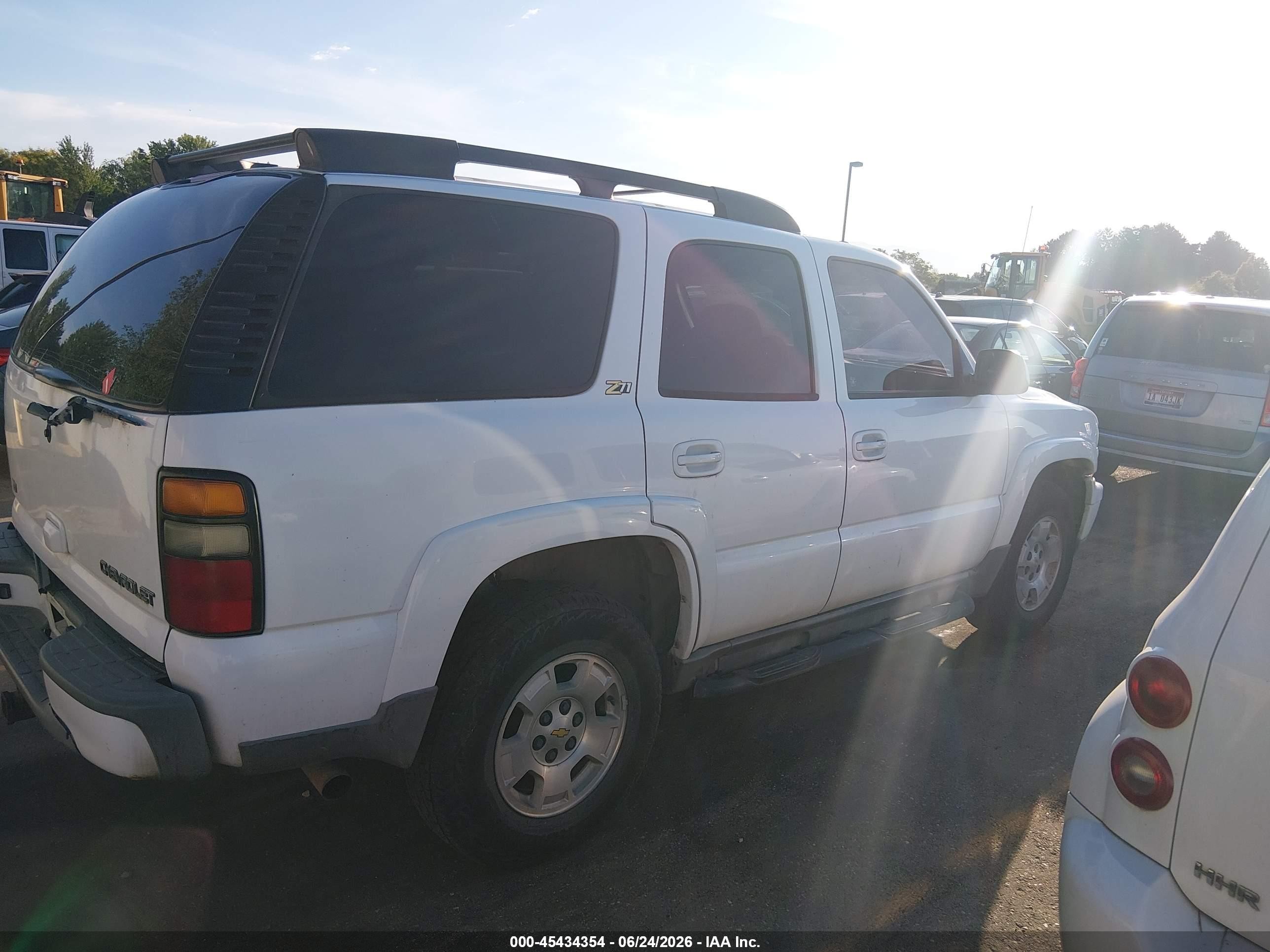 2004 Chevrolet Tahoe Z71 White vin: 1GNEK13Z44R312329