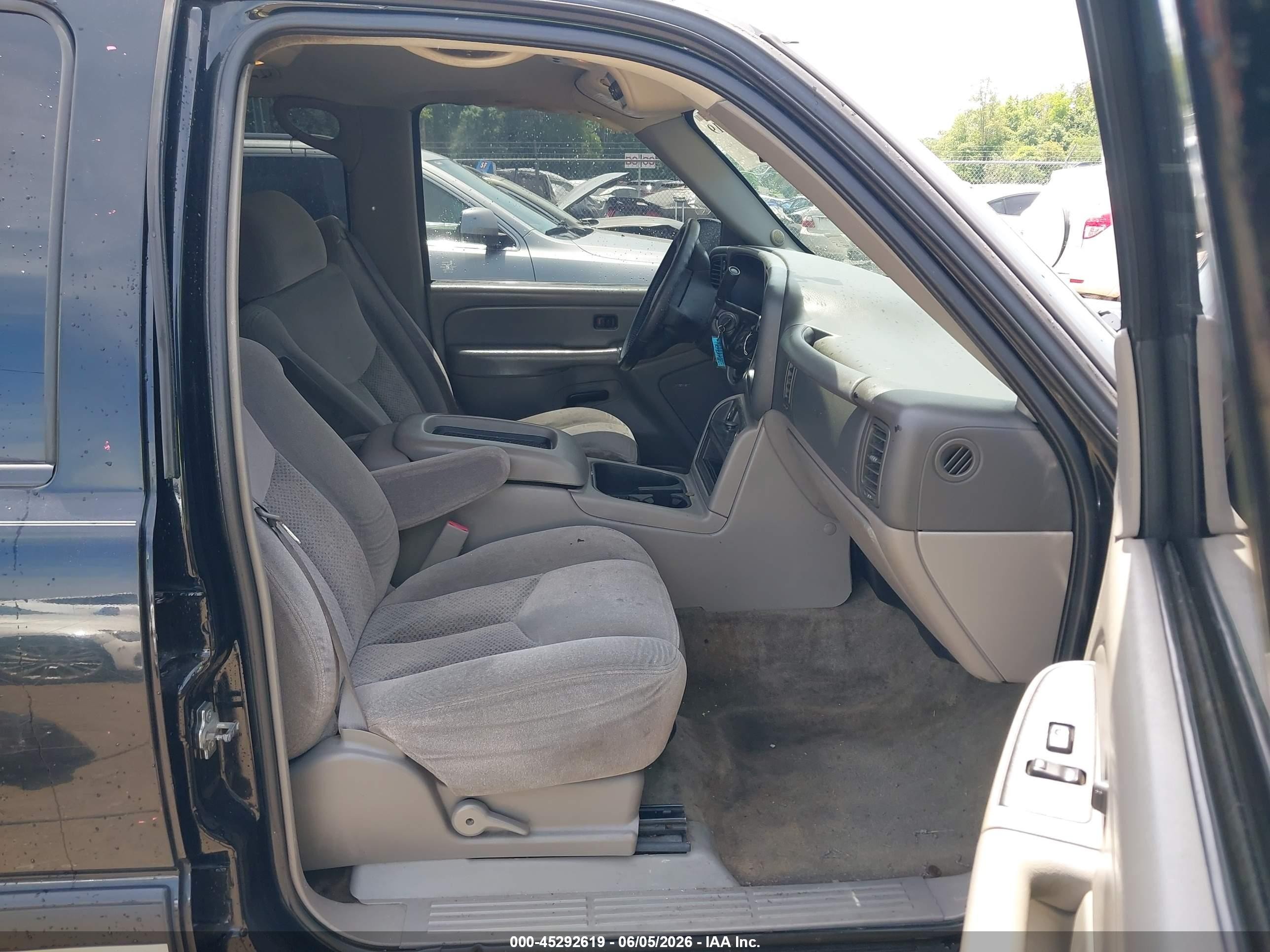 2005 Chevrolet Tahoe Ls Black vin: 1GNEK13Z45R225404