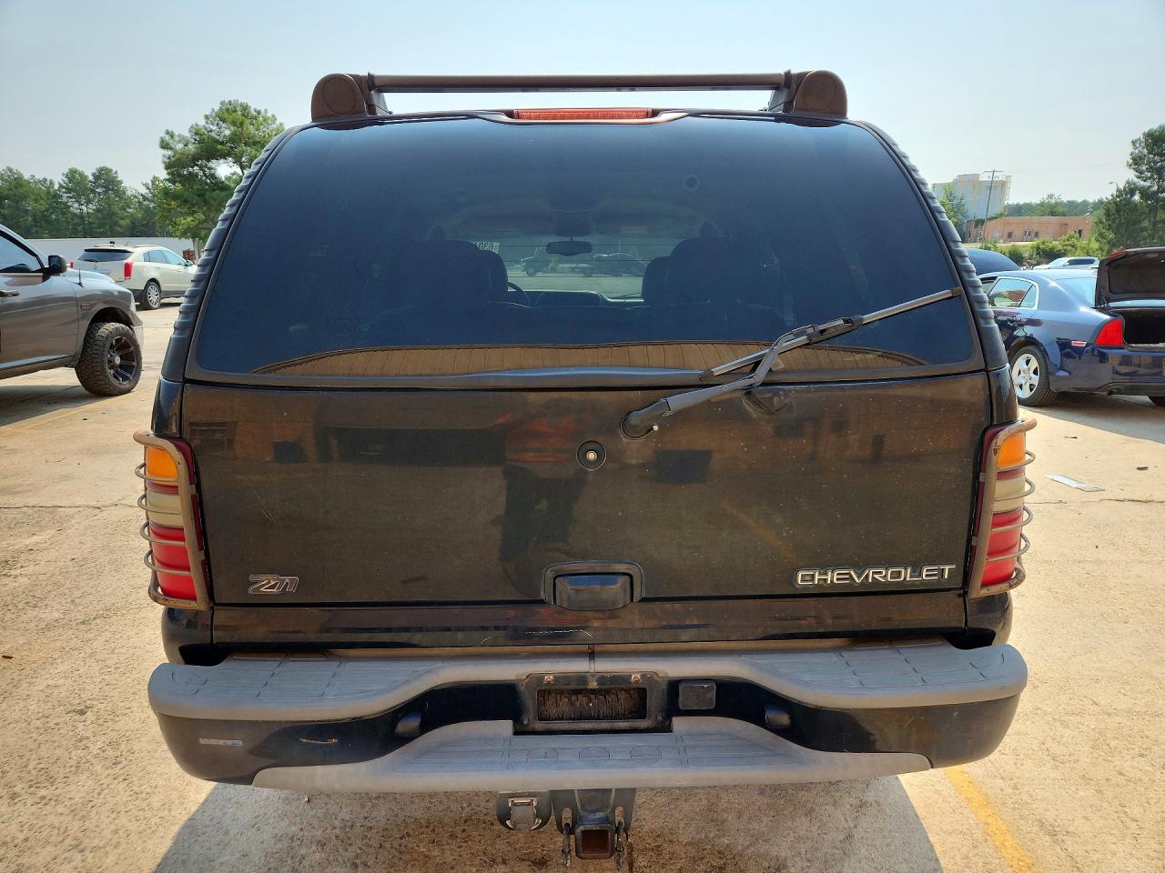 2002 Chevrolet Tahoe K1500 Black vin: 1GNEK13Z52R285753