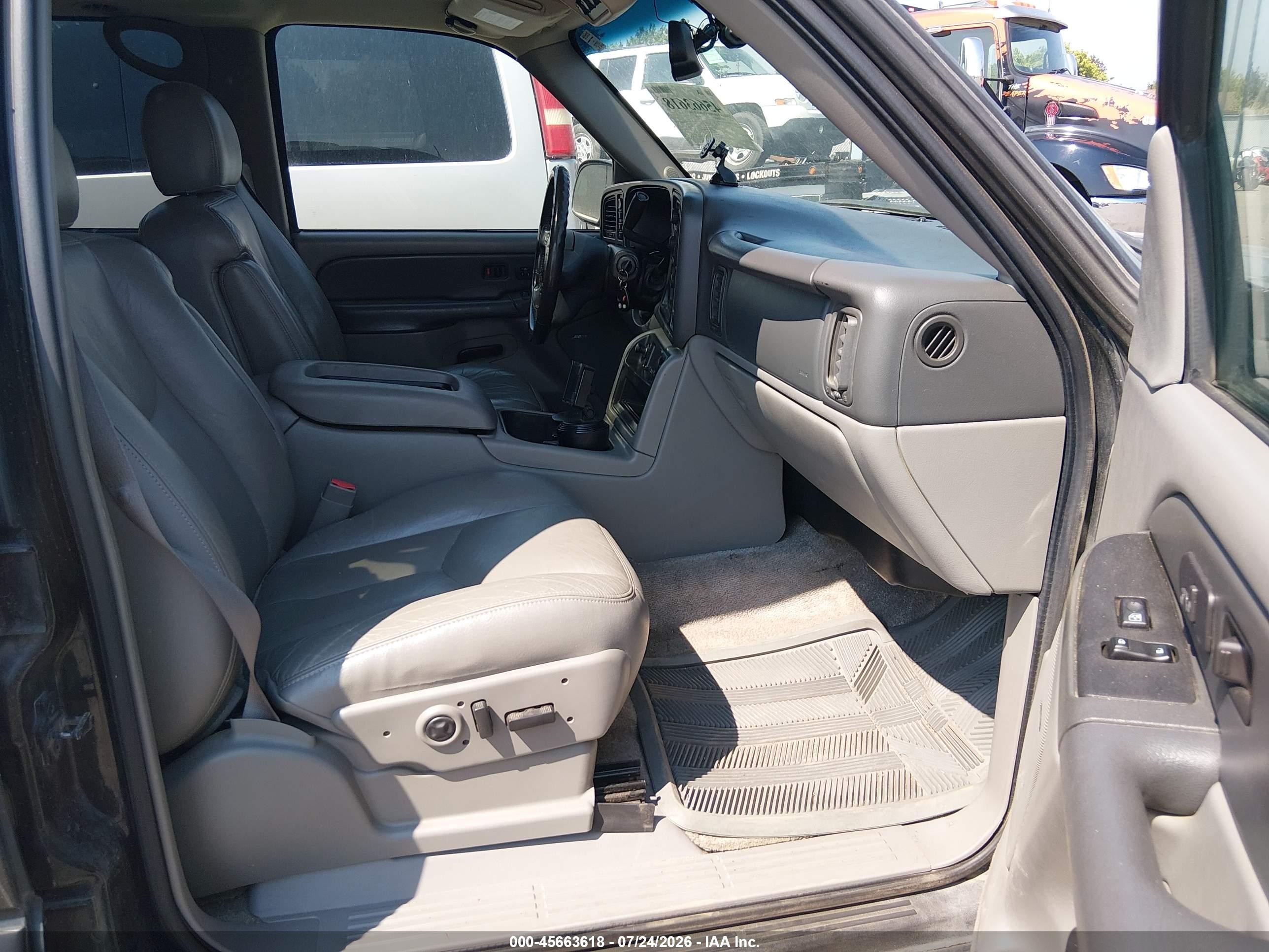 2003 Chevrolet Tahoe Lt Black vin: 1GNEK13Z53R158227