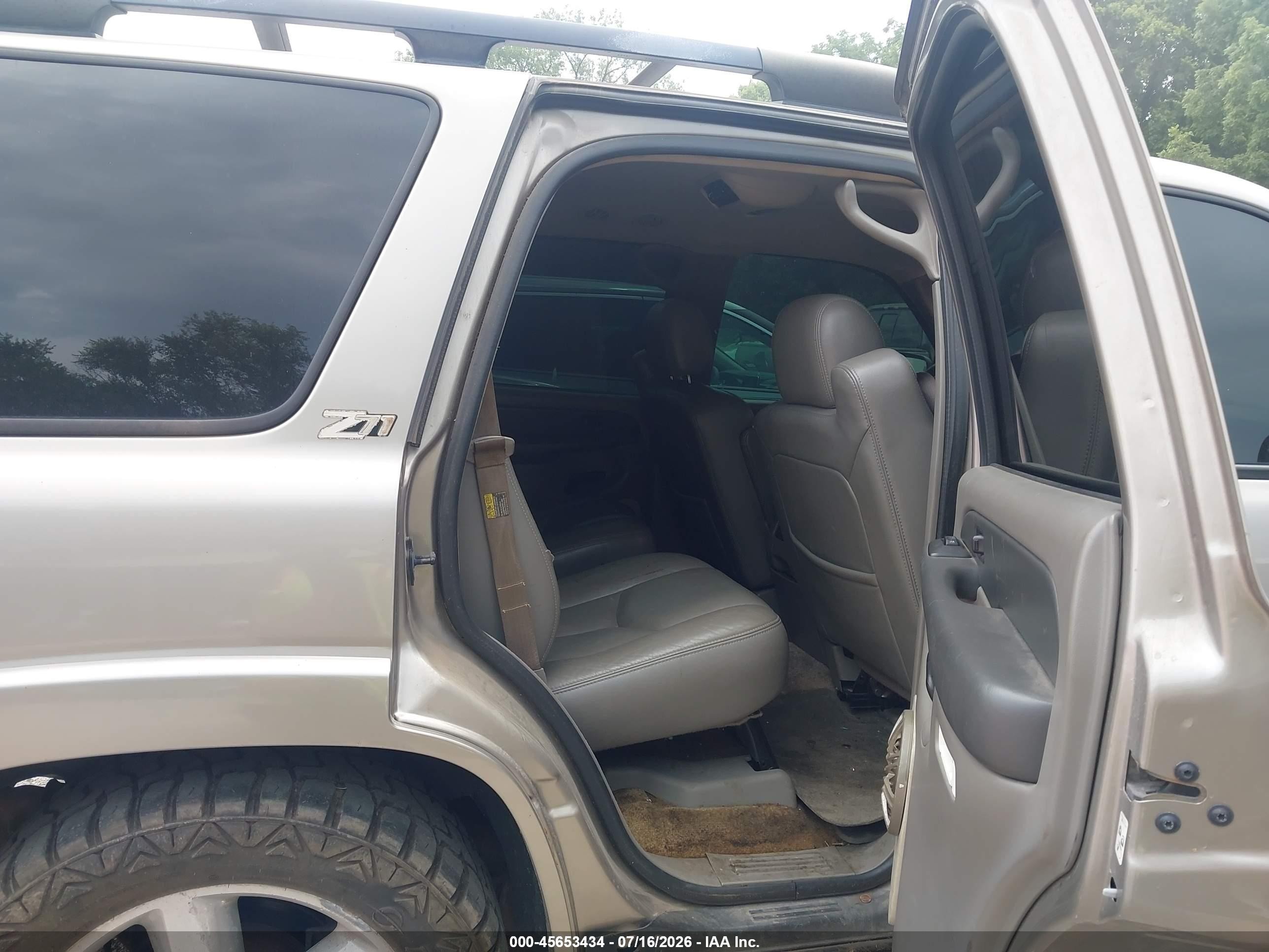 2003 Chevrolet Tahoe Z71 Gold vin: 1GNEK13Z53R281686