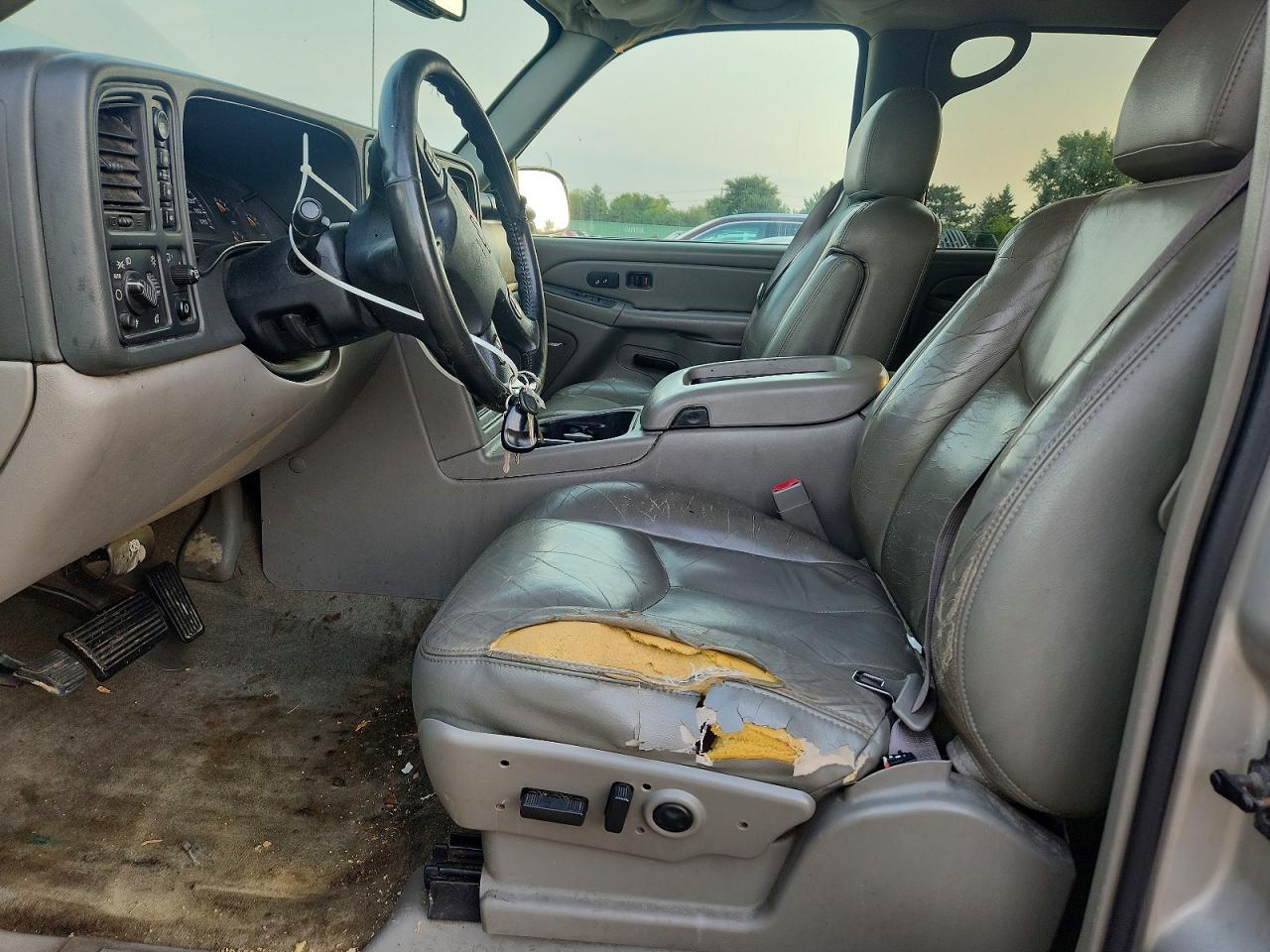 2004 Chevrolet Tahoe K1500 Beige vin: 1GNEK13Z54J135658