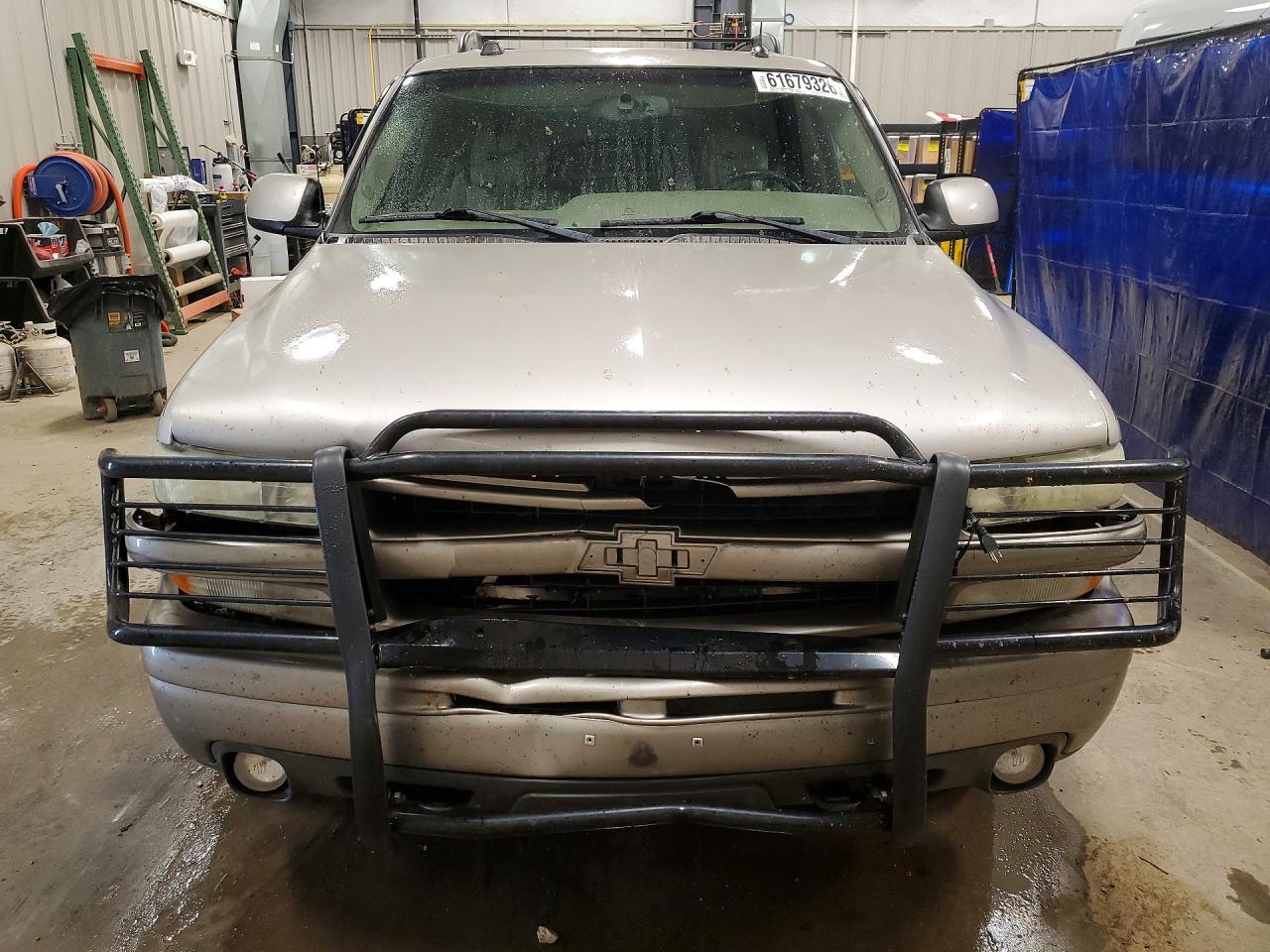 2004 Chevrolet Tahoe K1500 Silver vin: 1GNEK13Z54R202566
