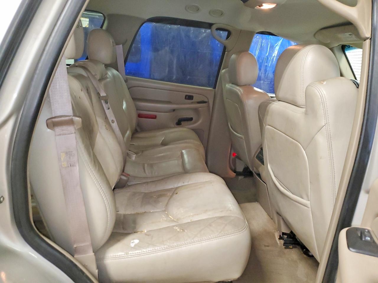 2004 Chevrolet Tahoe K1500 Silver vin: 1GNEK13Z54R202566