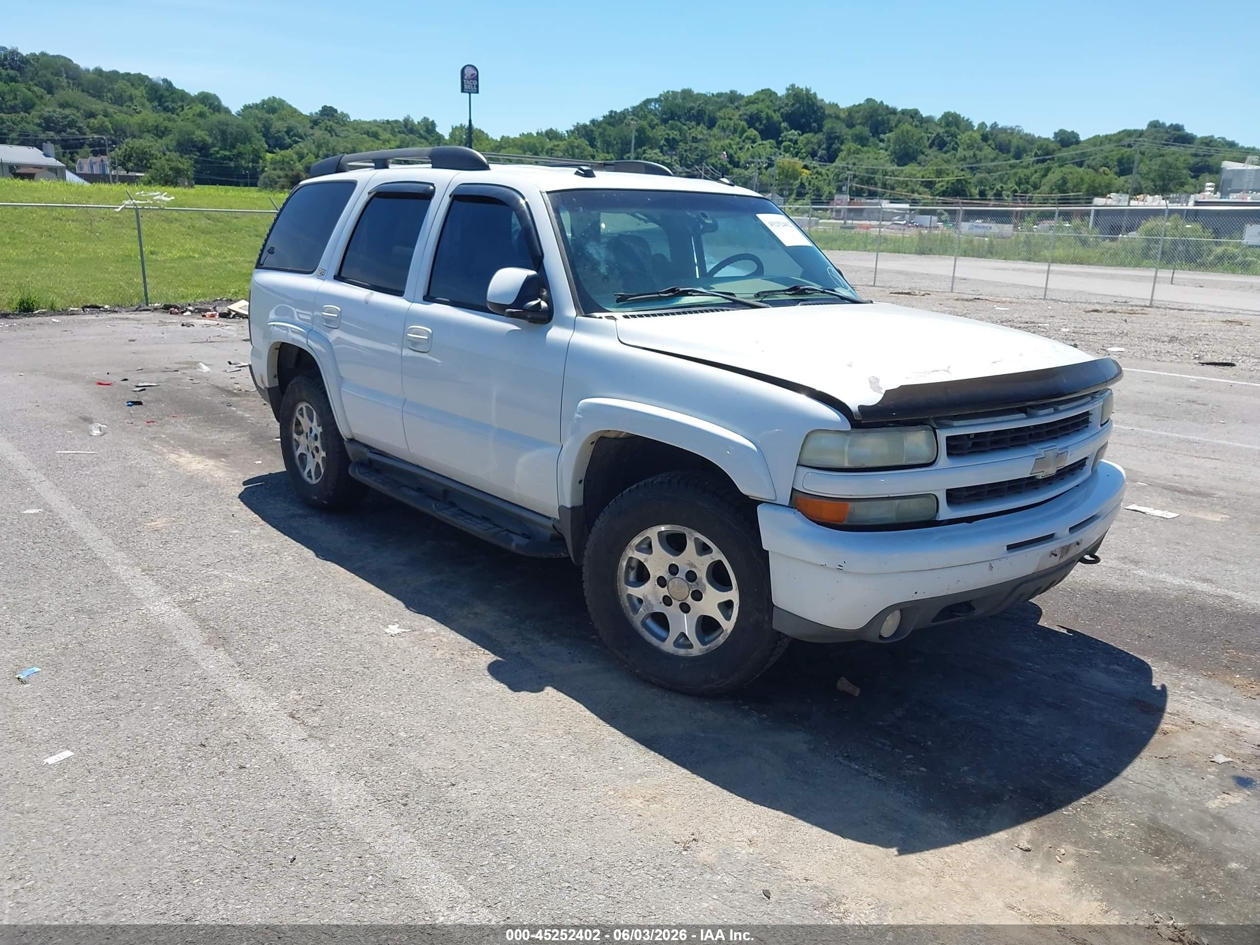2004 Chevrolet Tahoe Z71 White vin: 1GNEK13Z54R250522