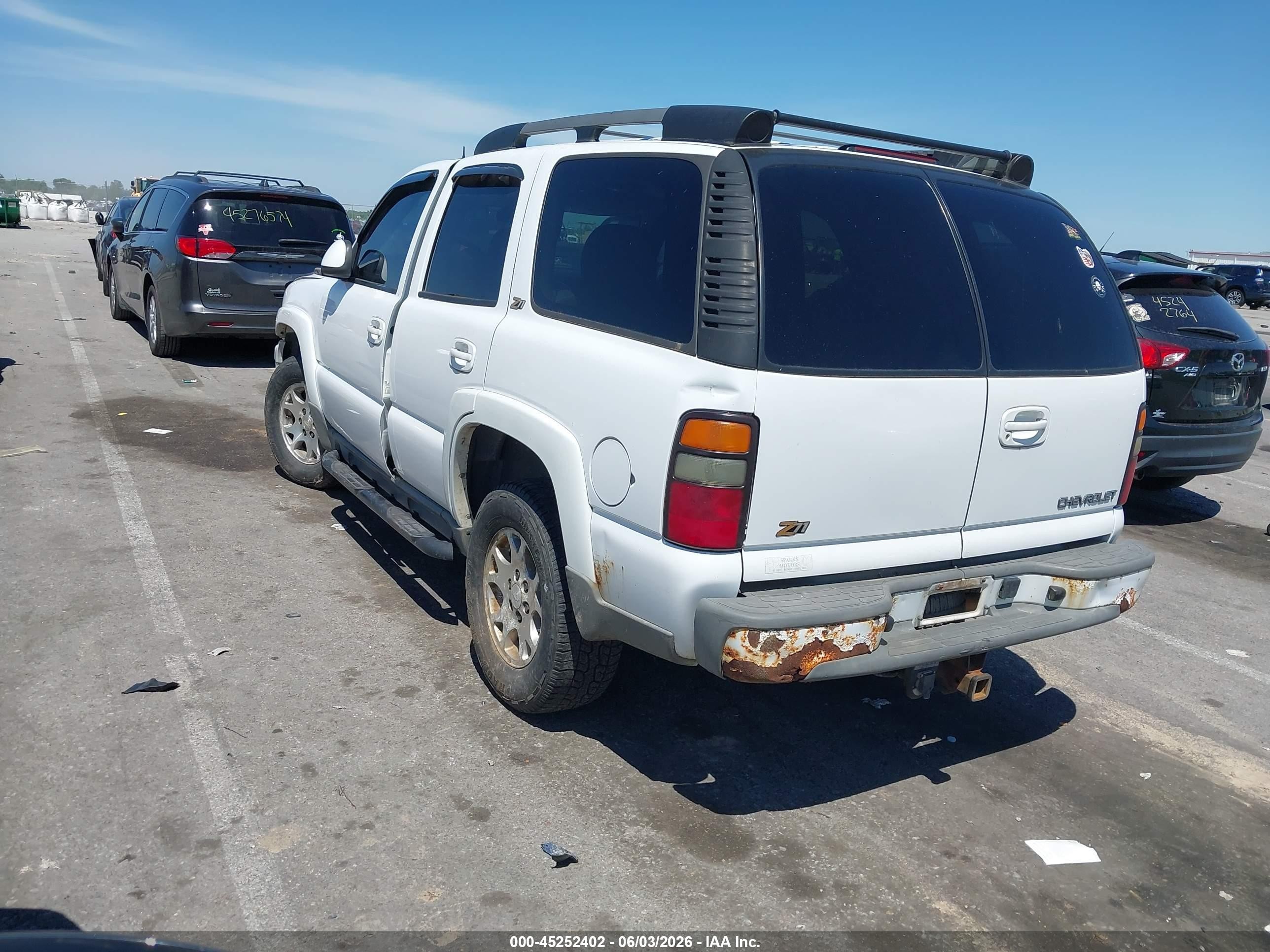 2004 Chevrolet Tahoe Z71 White vin: 1GNEK13Z54R250522