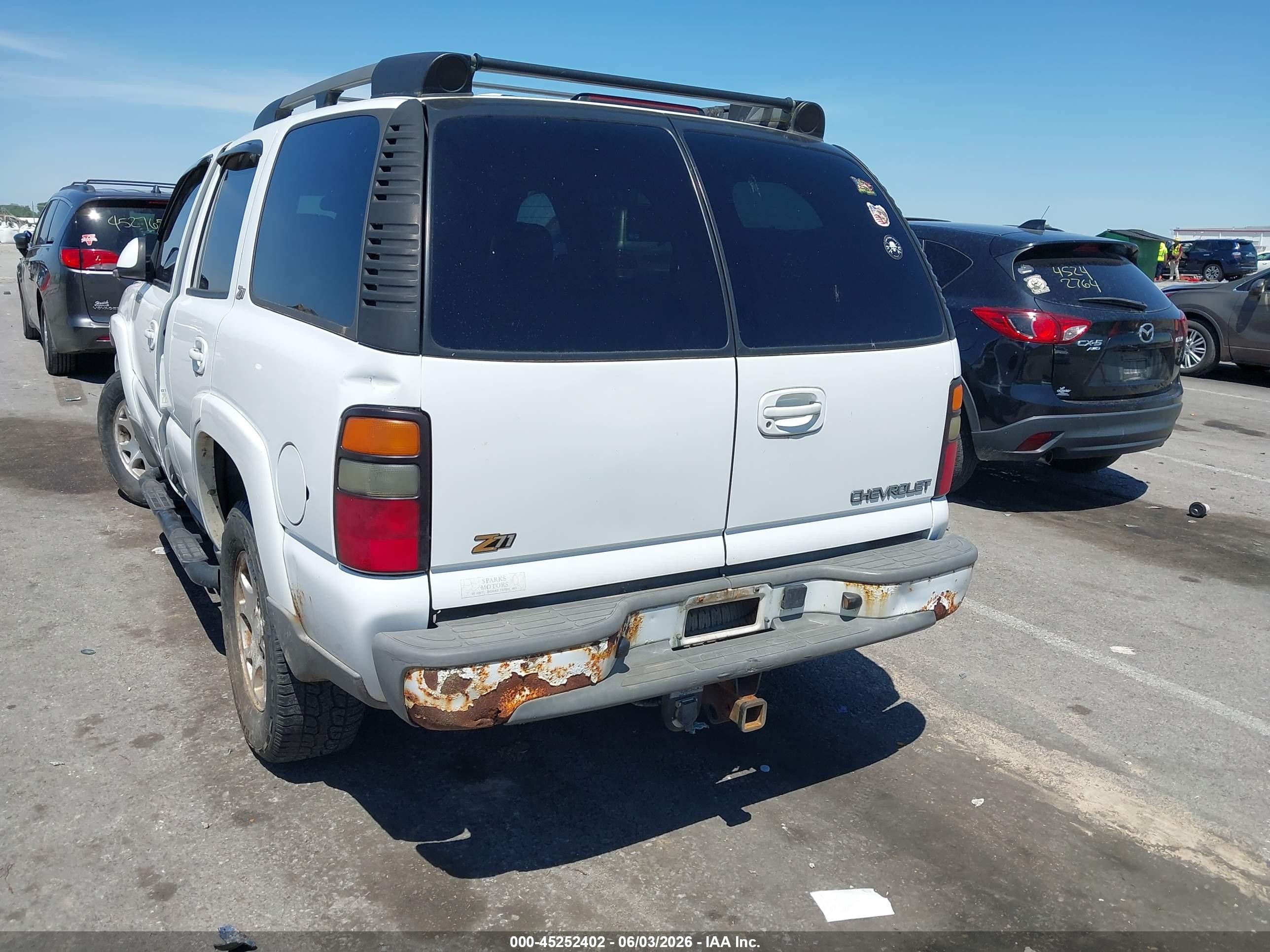 2004 Chevrolet Tahoe Z71 White vin: 1GNEK13Z54R250522