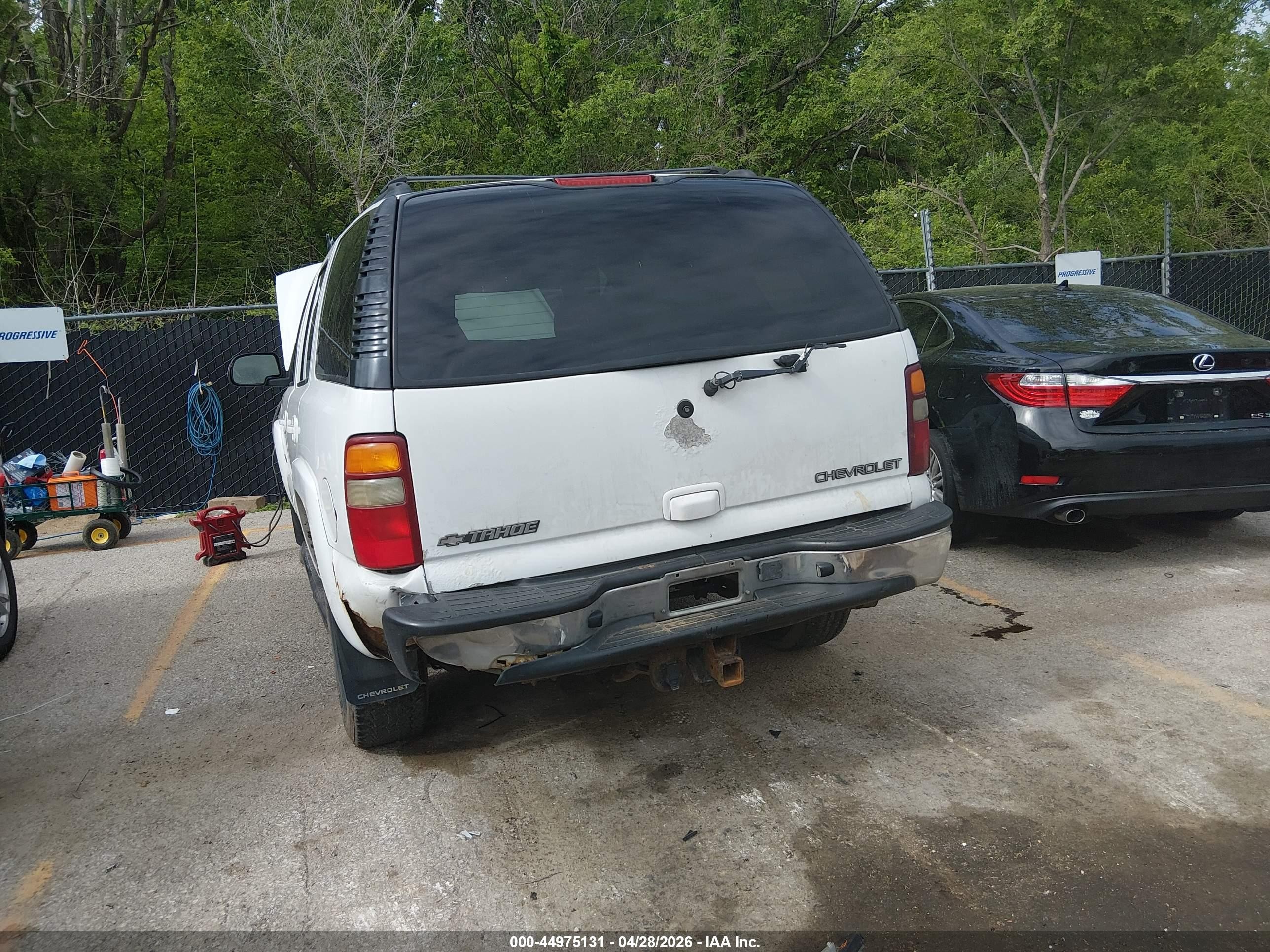 2002 Chevrolet Tahoe Lt White vin: 1GNEK13Z62J274971
