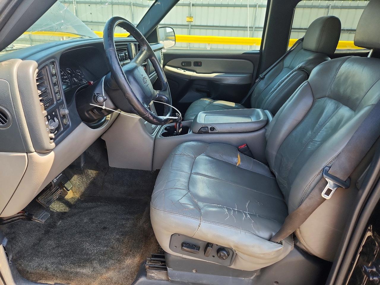 2002 Chevrolet Tahoe K1500 Black vin: 1GNEK13Z62R117894