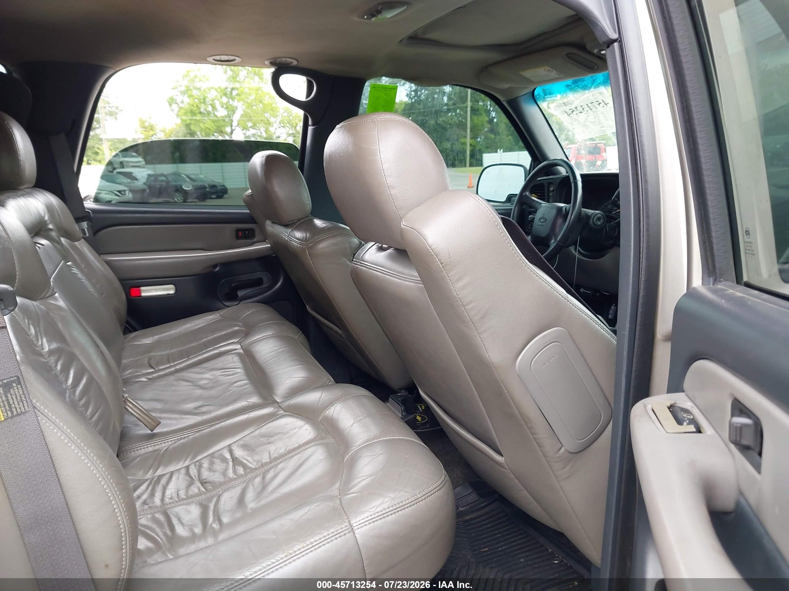 2002 Chevrolet Tahoe Z71 Tan vin: 1GNEK13Z62R126918