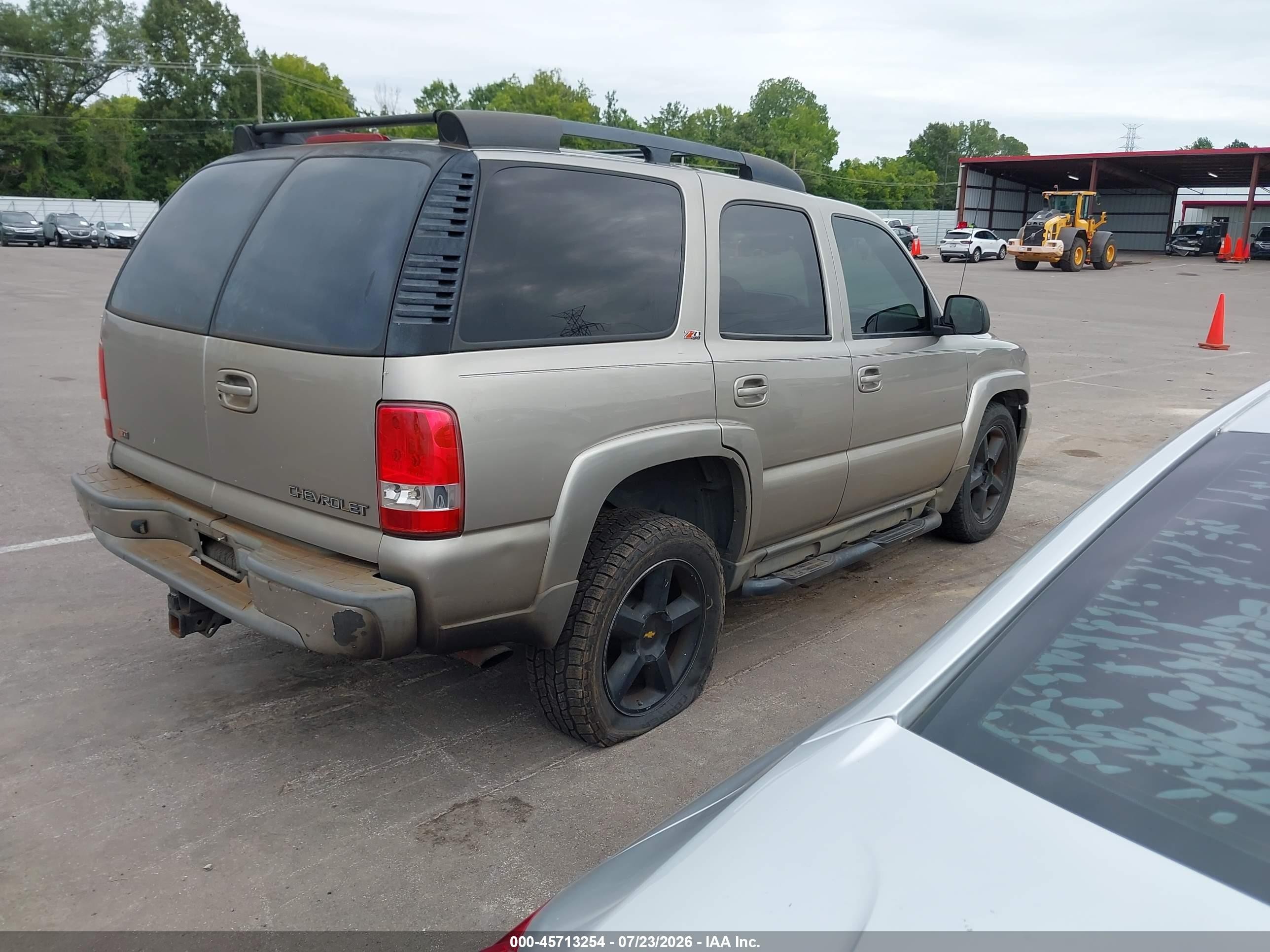 2002 Chevrolet Tahoe Z71 Tan vin: 1GNEK13Z62R126918
