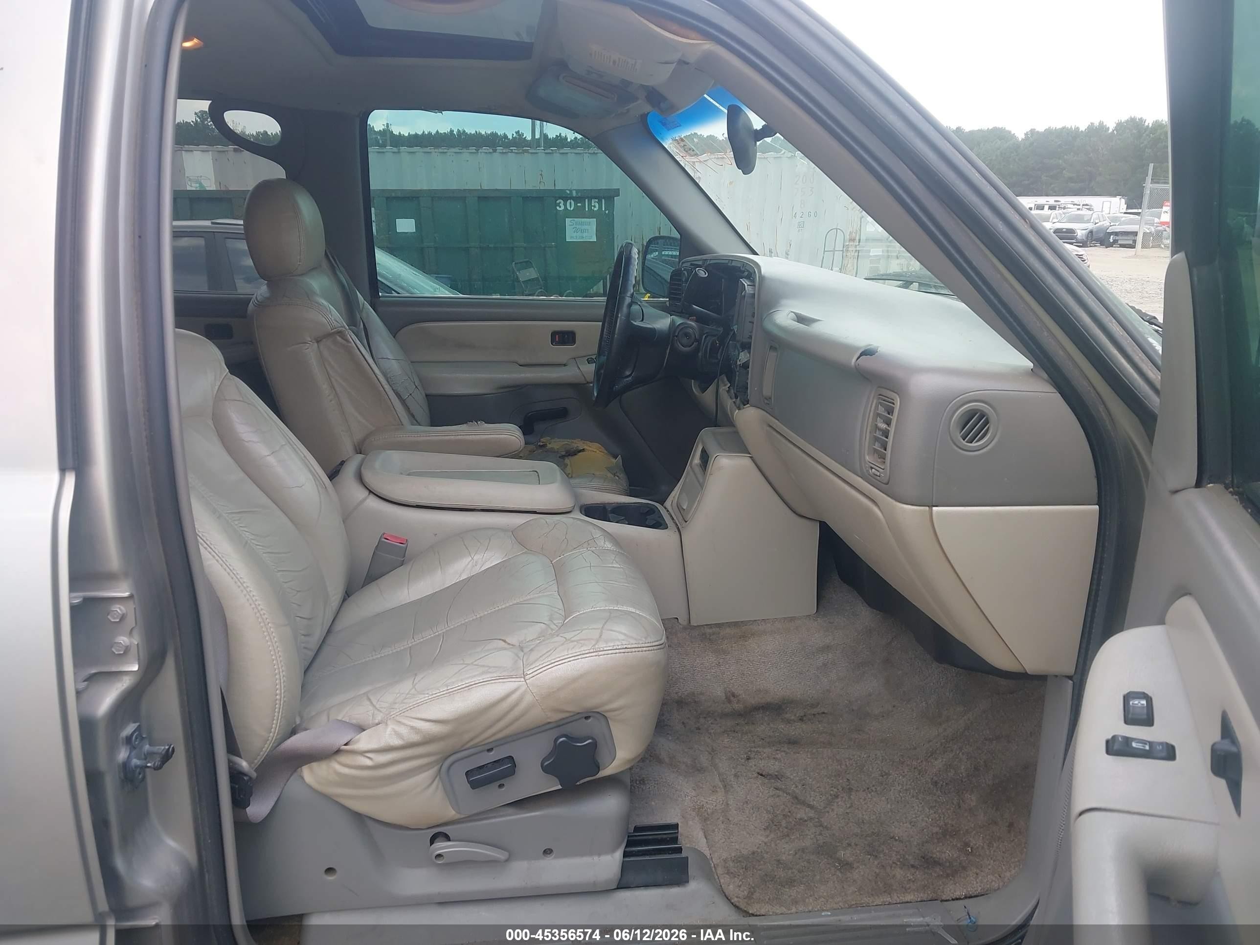 2002 Chevrolet Tahoe Z71 Beige vin: 1GNEK13Z62R188447
