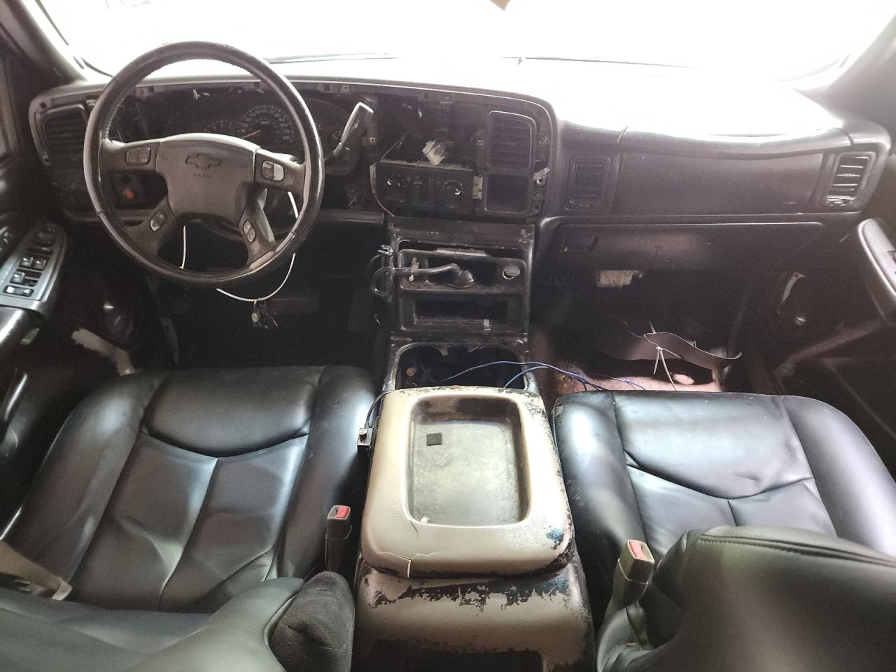 2003 Chevrolet Tahoe K1500 White vin: 1GNEK13Z63R256053 Damage: Radio, Missing, Replacement Required