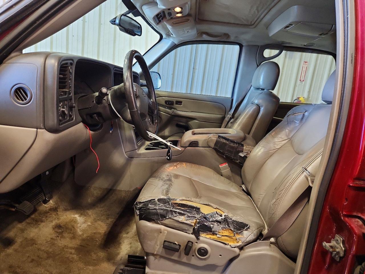 2004 Chevrolet Tahoe K1500 Red vin: 1GNEK13Z64J203479
