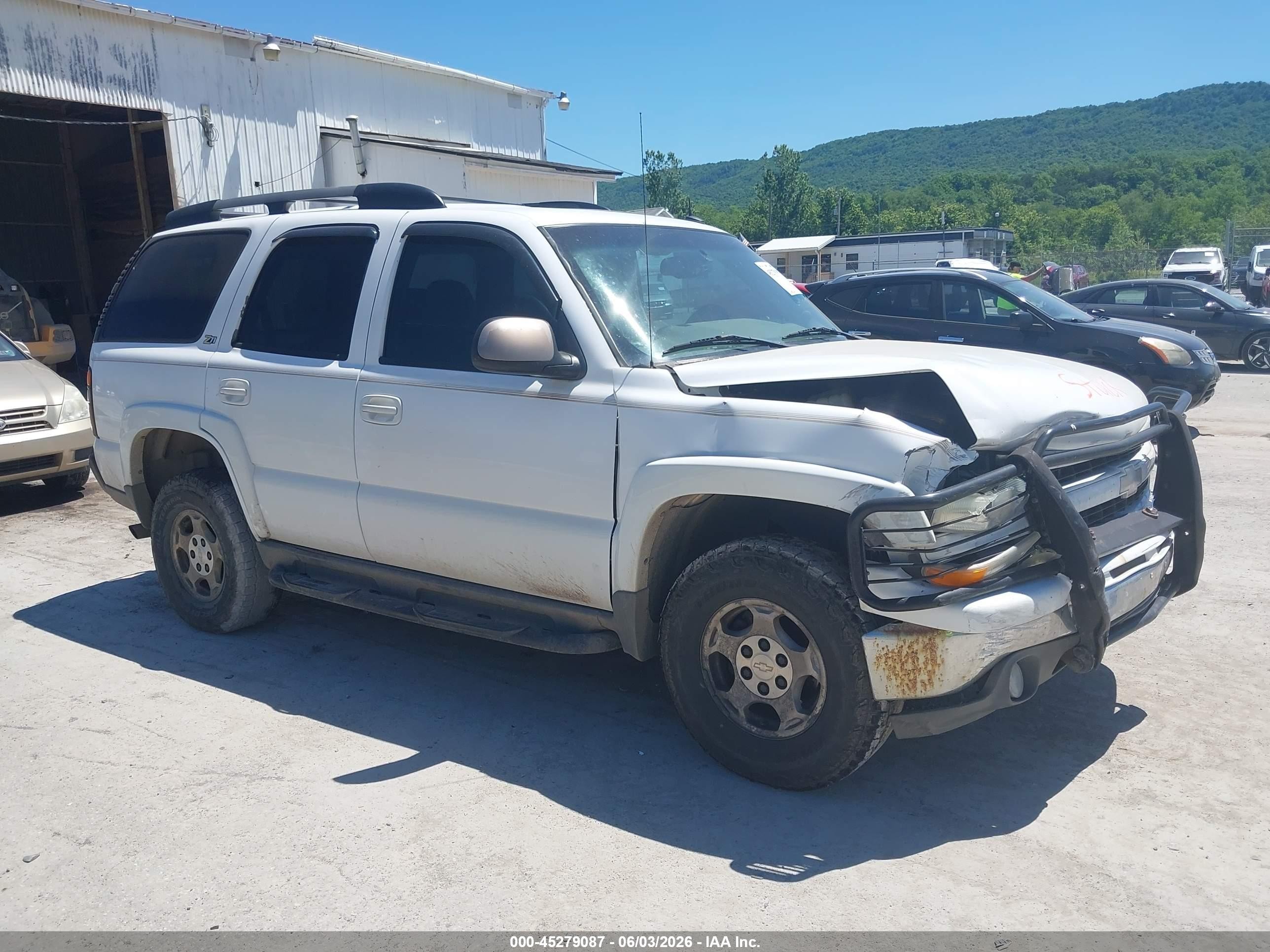 2004 Chevrolet Tahoe Z71 White vin: 1GNEK13Z64R184823
