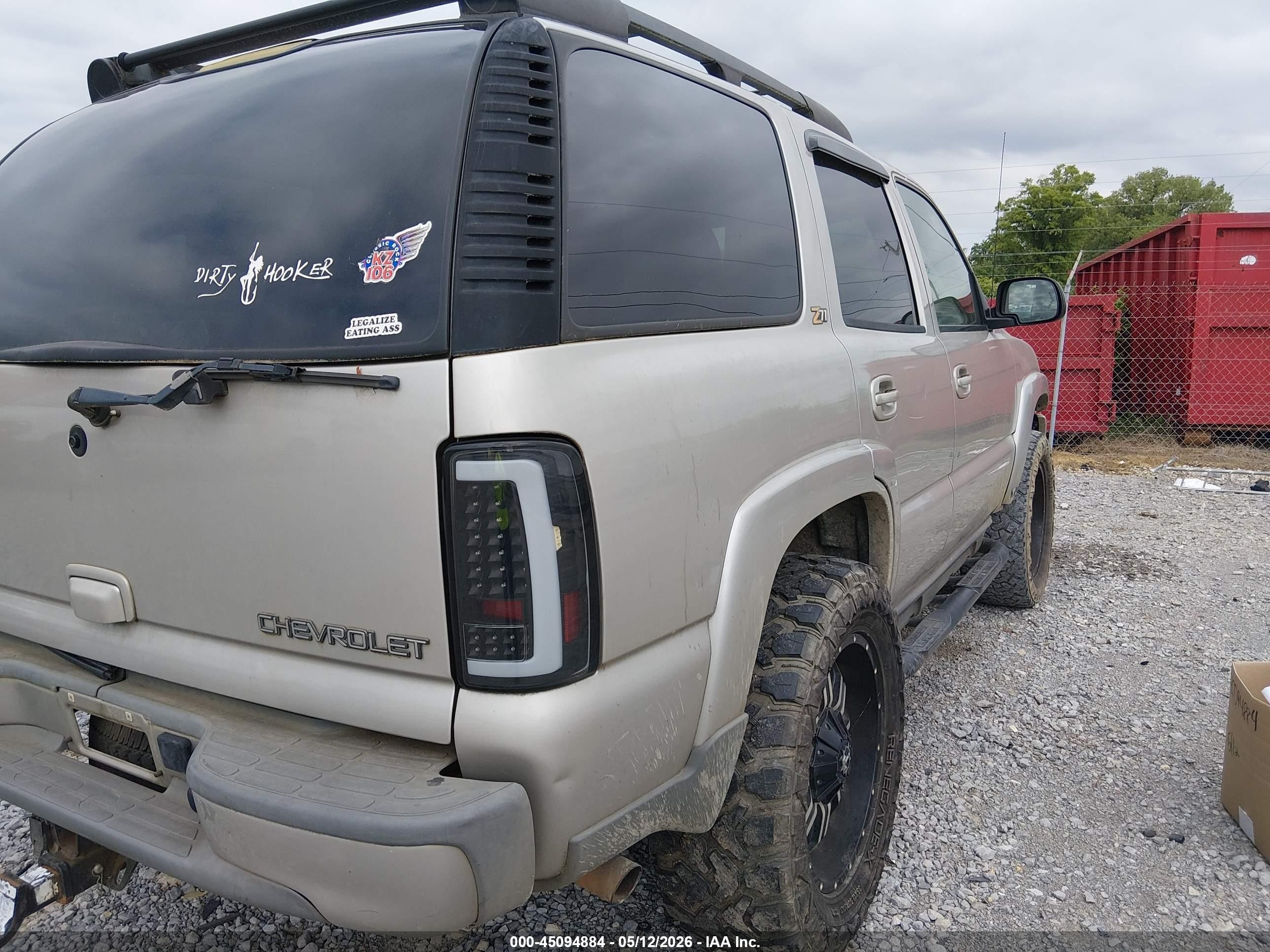 2004 Chevrolet Tahoe Z71 Beige vin: 1GNEK13Z64R208876