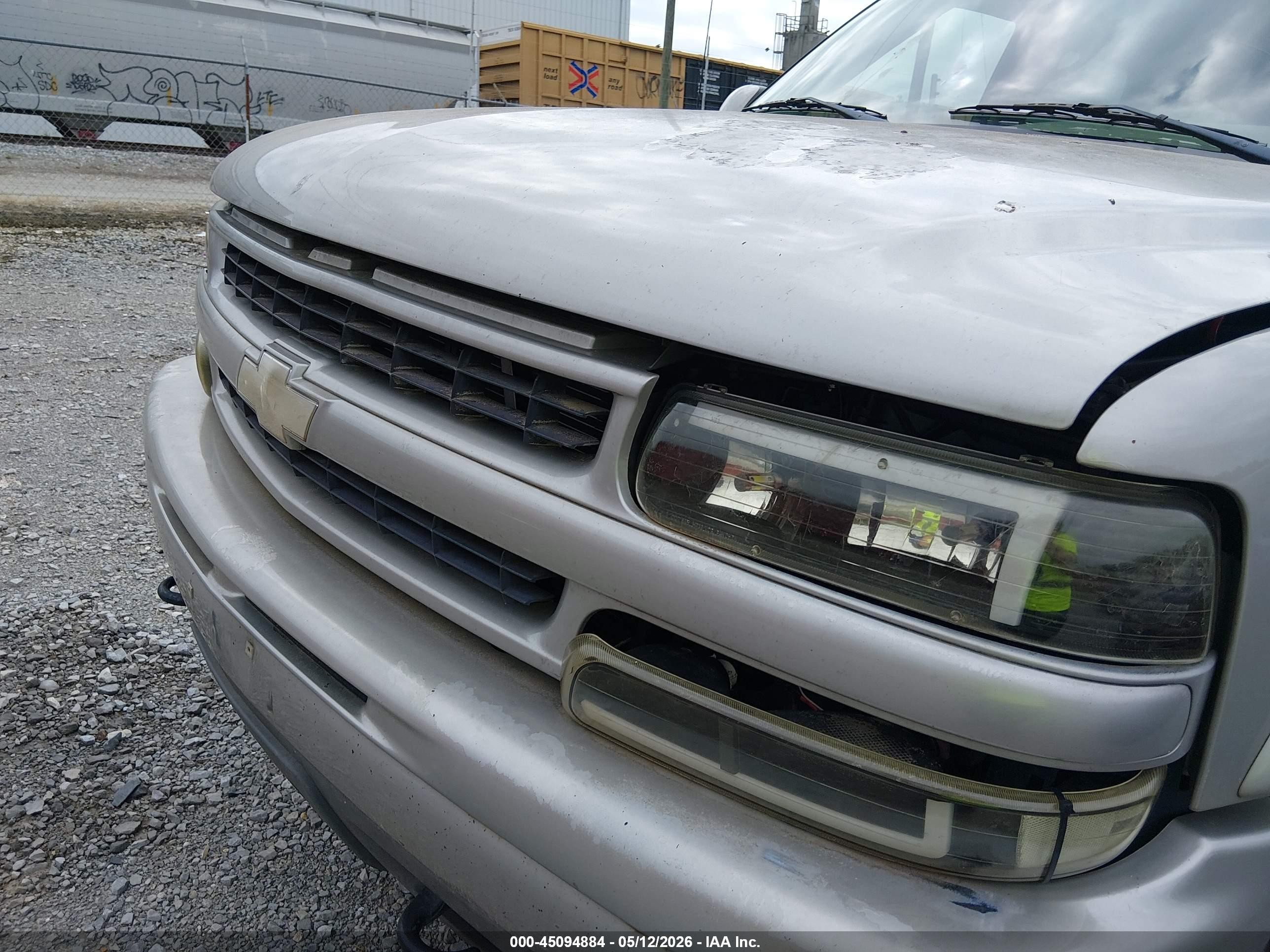 2004 Chevrolet Tahoe Z71 Beige vin: 1GNEK13Z64R208876