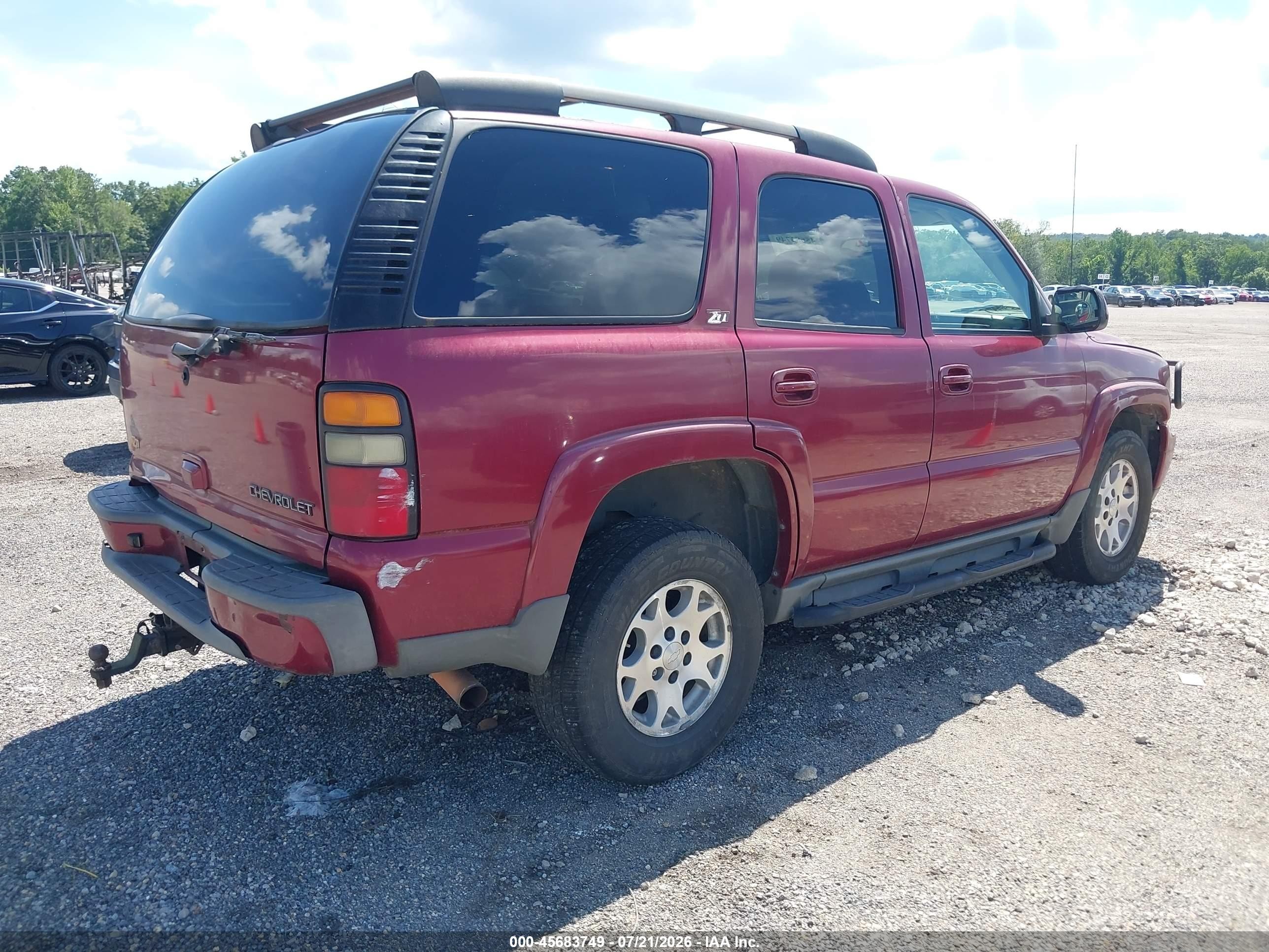 2004 Chevrolet Tahoe Z71 Red vin: 1GNEK13Z64R245037