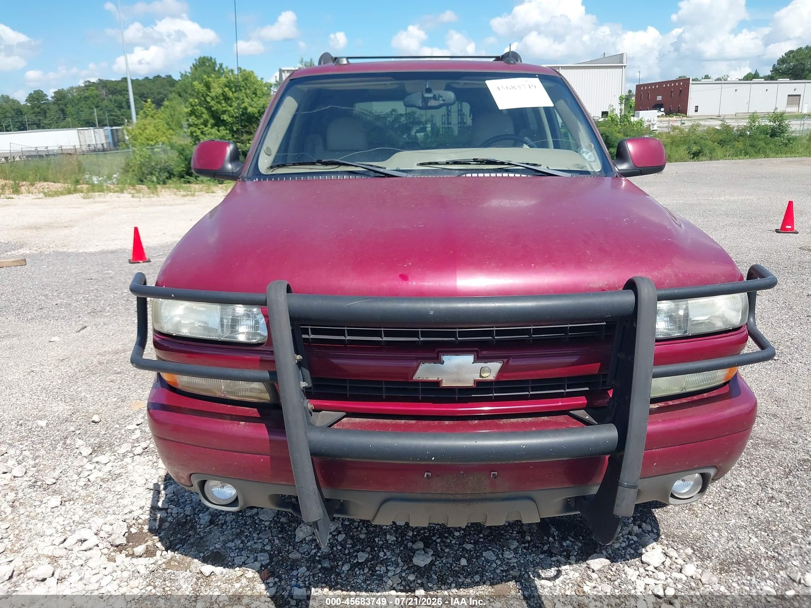2004 Chevrolet Tahoe Z71 Red vin: 1GNEK13Z64R245037