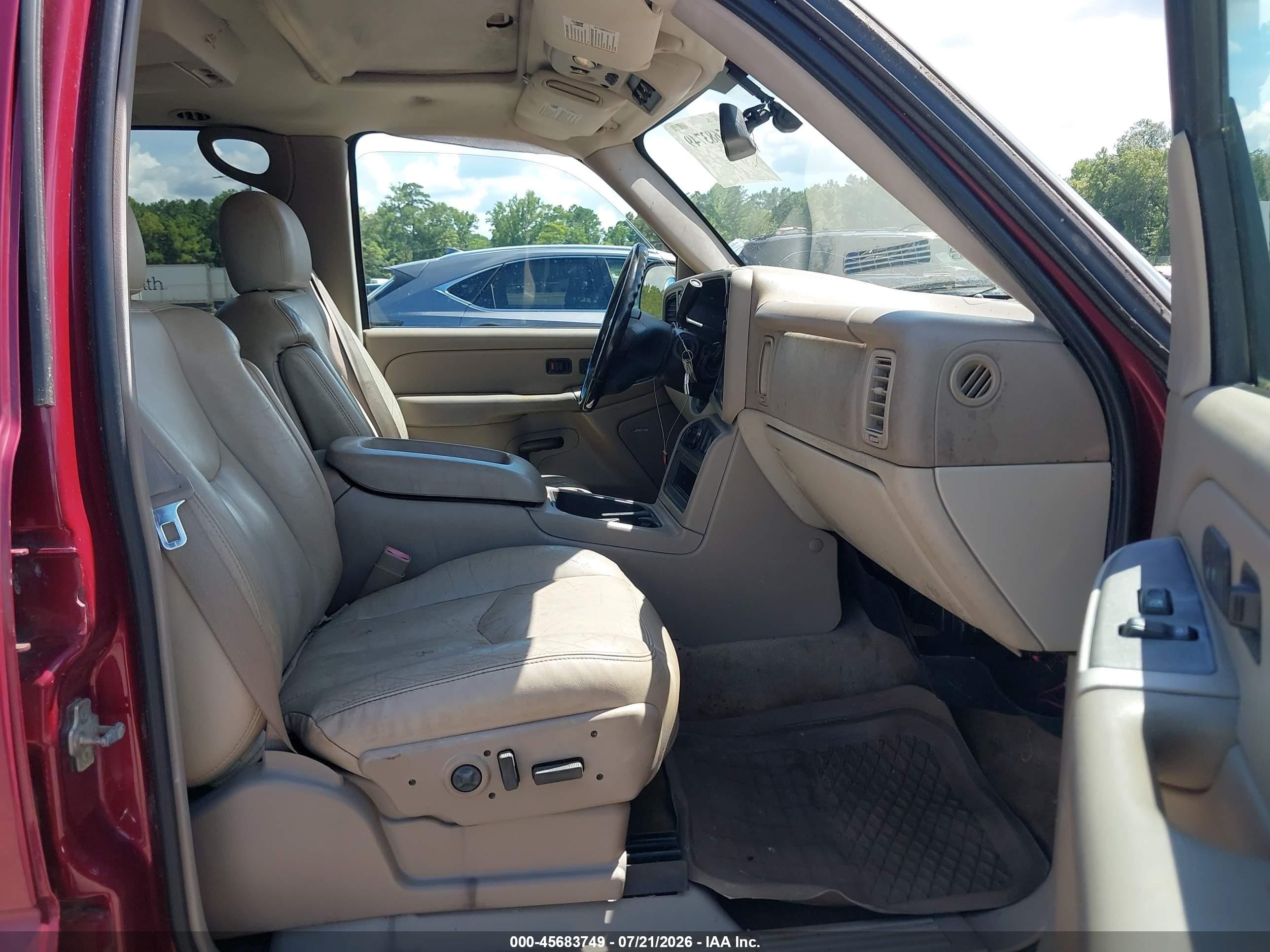 2004 Chevrolet Tahoe Z71 Red vin: 1GNEK13Z64R245037