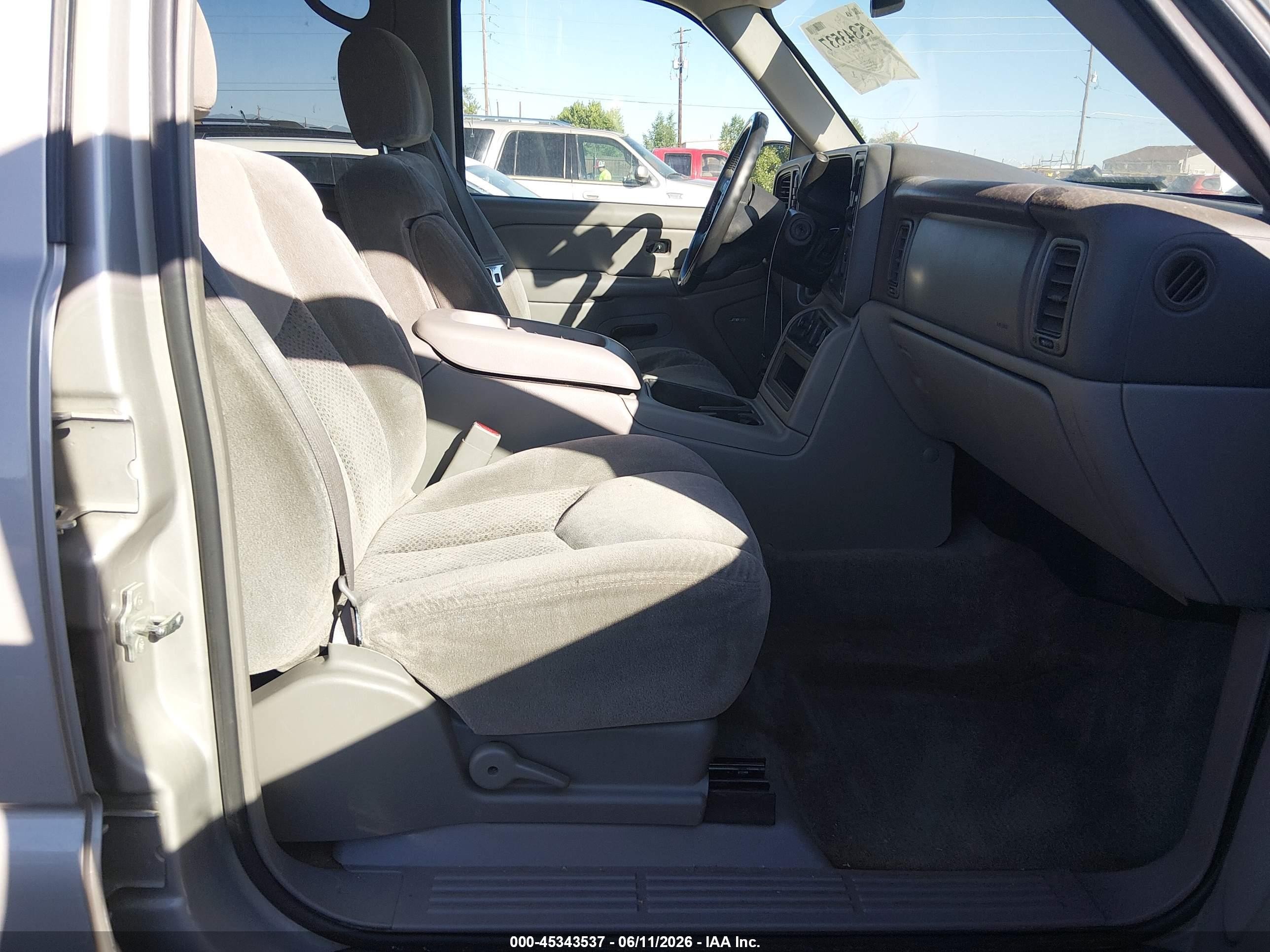 2004 Chevrolet Tahoe Ls Gray vin: 1GNEK13Z74J272620