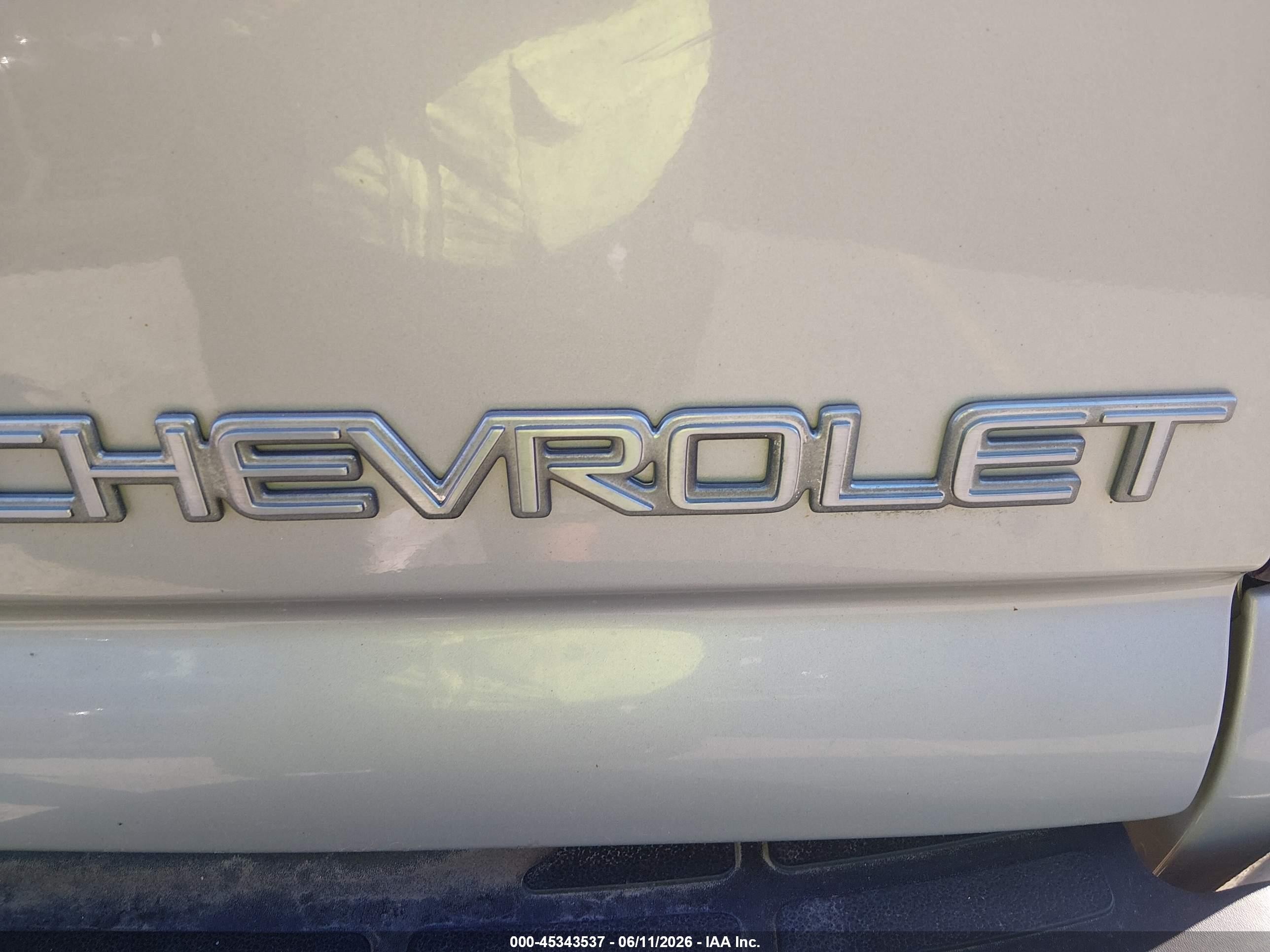2004 Chevrolet Tahoe Ls Gray vin: 1GNEK13Z74J272620