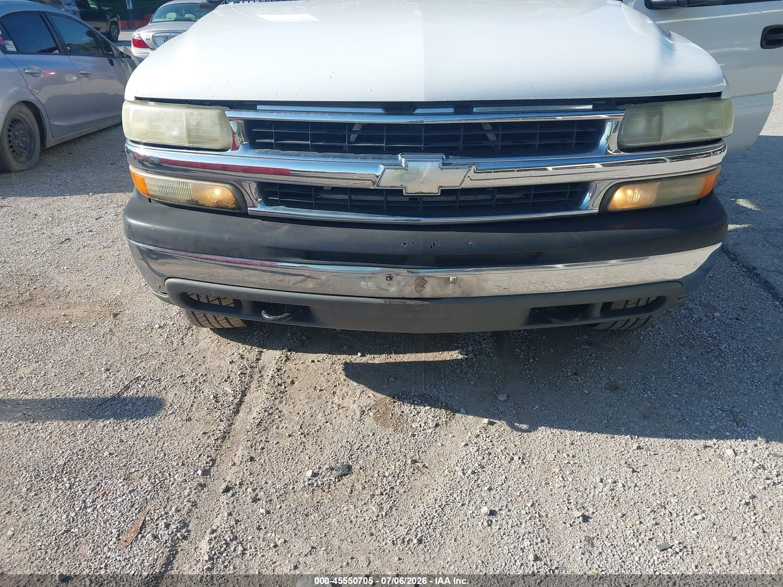 2004 Chevrolet Tahoe Ls White vin: 1GNEK13Z74J281883