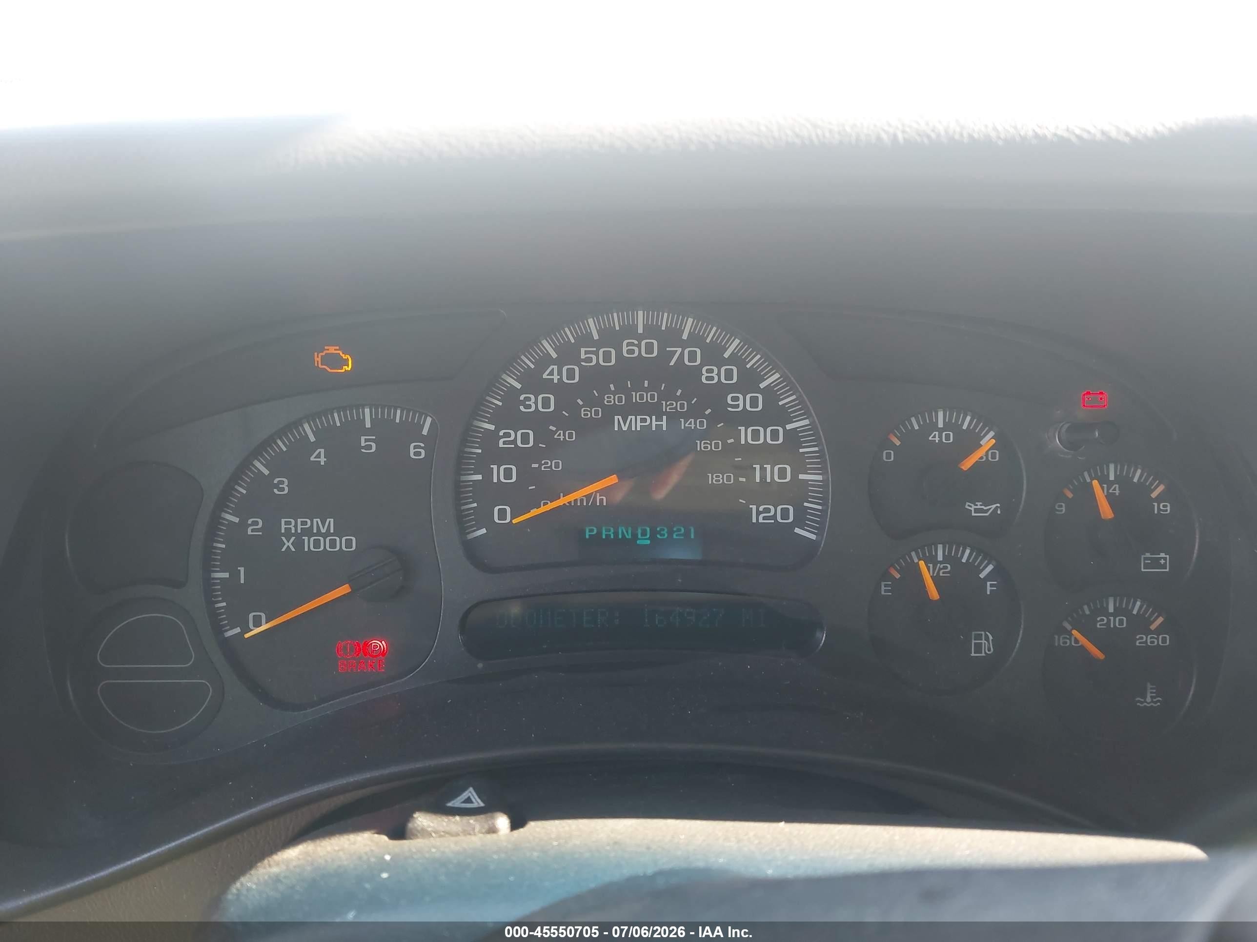 2004 Chevrolet Tahoe Ls White vin: 1GNEK13Z74J281883
