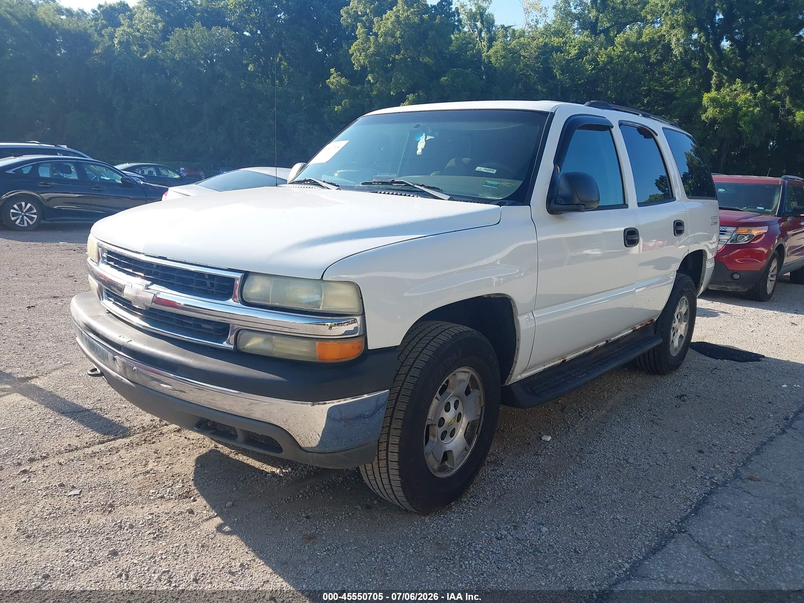 2004 Chevrolet Tahoe Ls White vin: 1GNEK13Z74J281883
