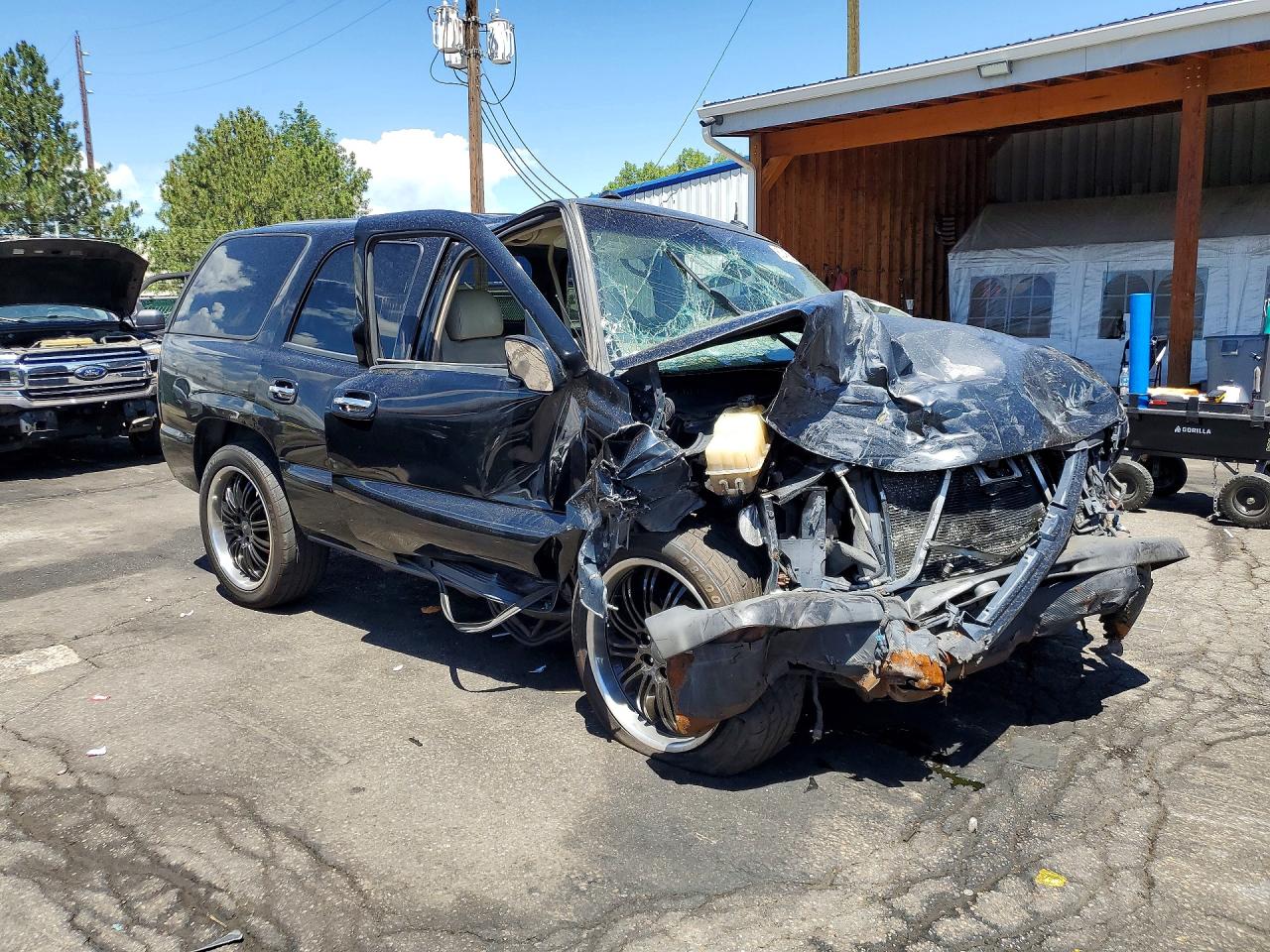 2004 Chevrolet Tahoe K1500 Black vin: 1GNEK13Z74R152902