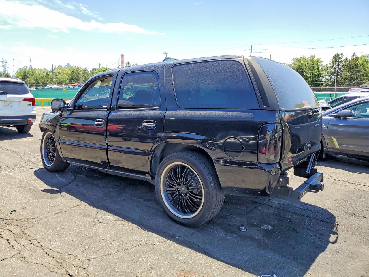 2004 Chevrolet Tahoe K1500 Black vin: 1GNEK13Z74R152902