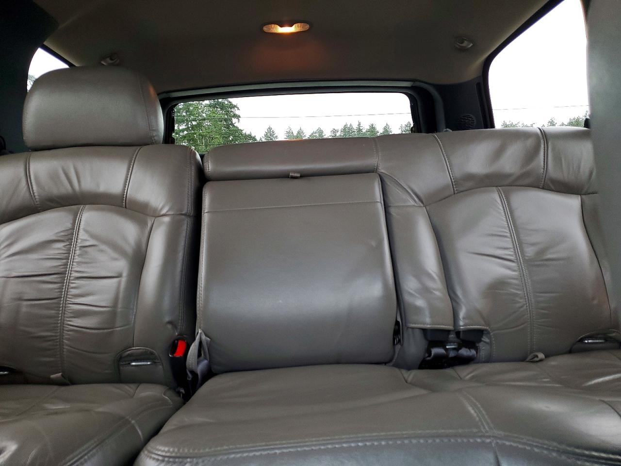 2002 Chevrolet Tahoe K1500 Silver vin: 1GNEK13Z82J250798
