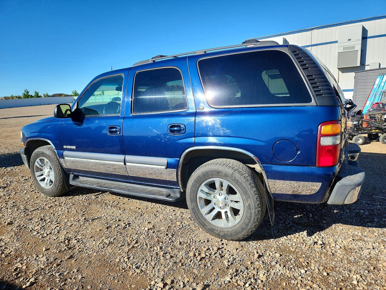 2002 Chevrolet Tahoe K1500 Blue vin: 1GNEK13Z82J283588