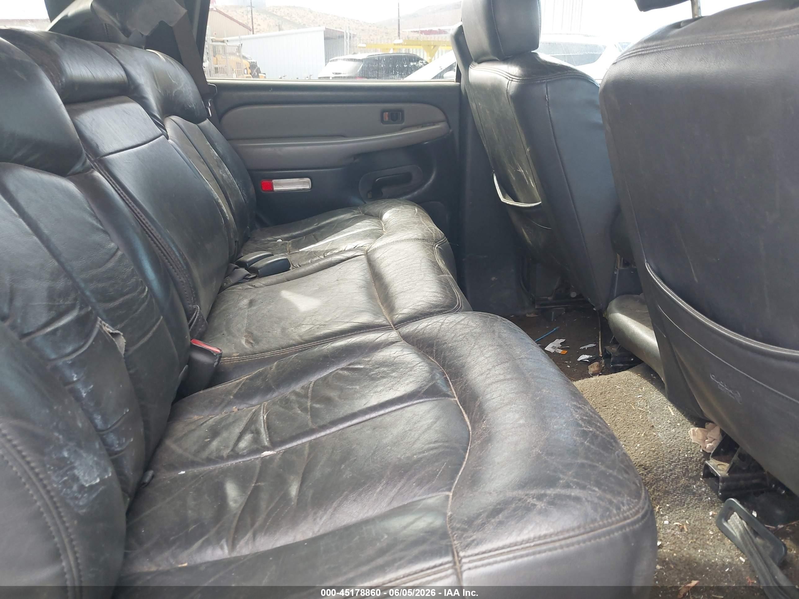 2002 Chevrolet Tahoe Ls Белый vin: 1GNEK13Z82J292324