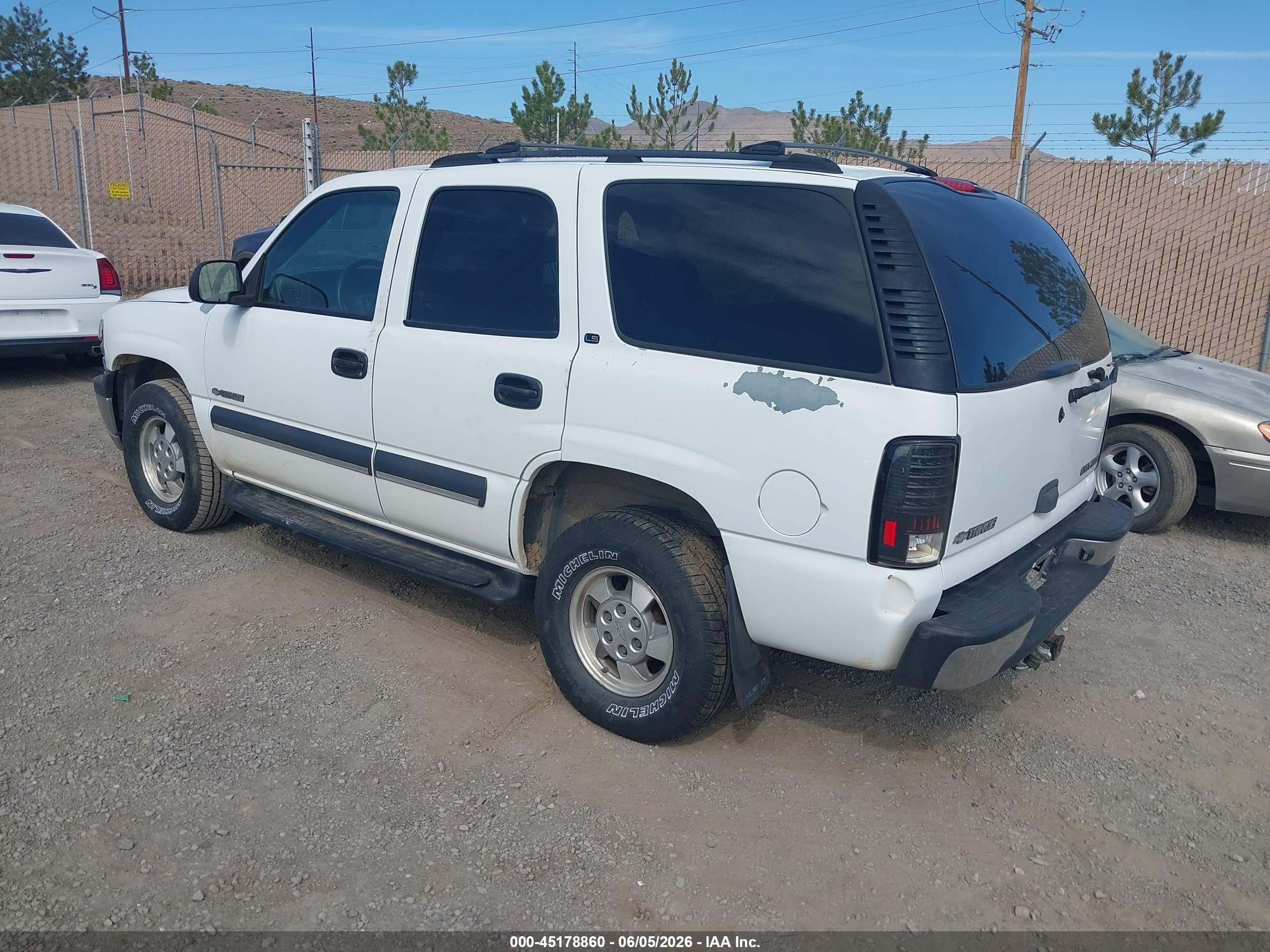 2002 Chevrolet Tahoe Ls Белый vin: 1GNEK13Z82J292324