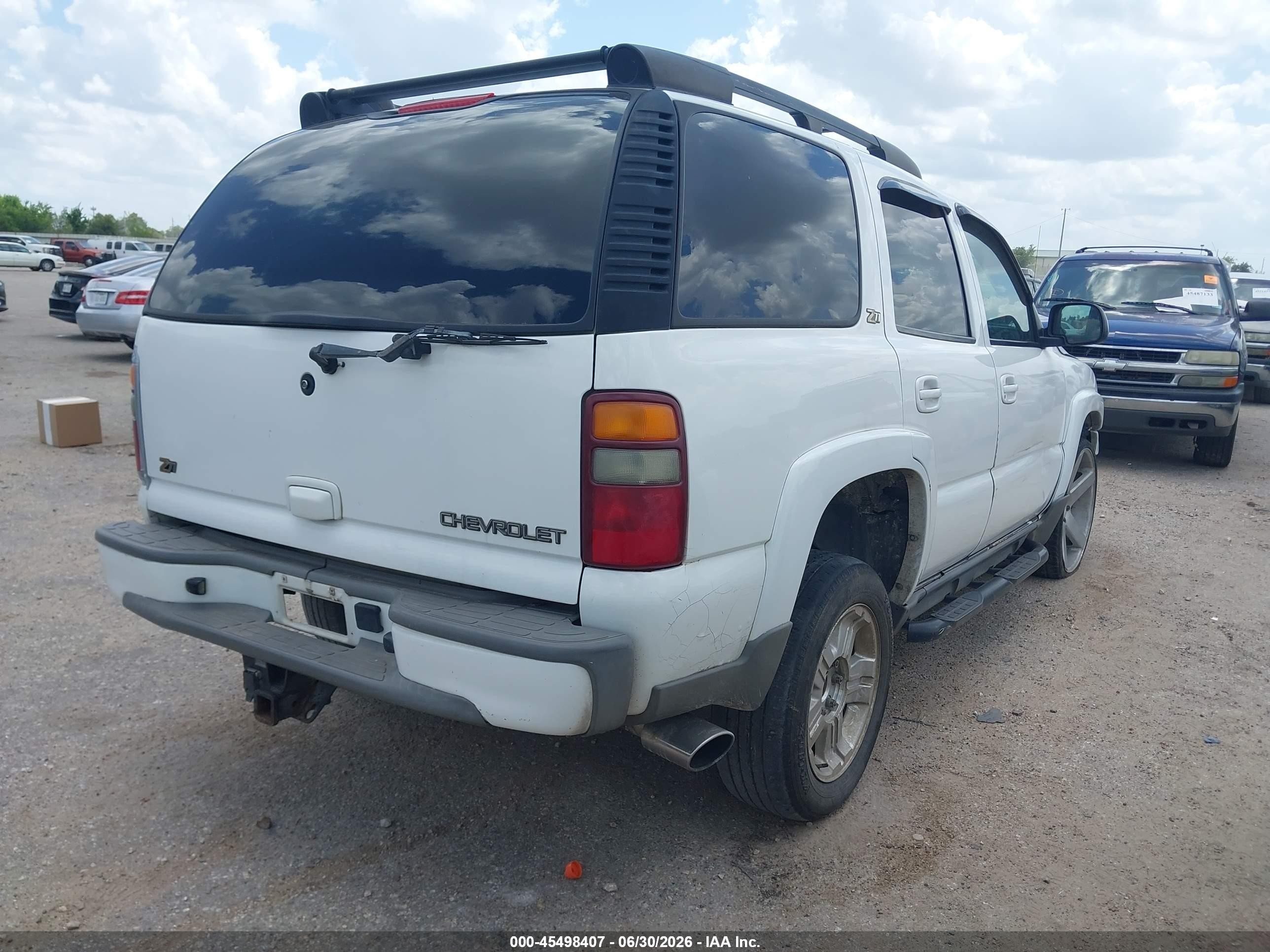 2002 Chevrolet Tahoe Z71 White vin: 1GNEK13Z82R154493