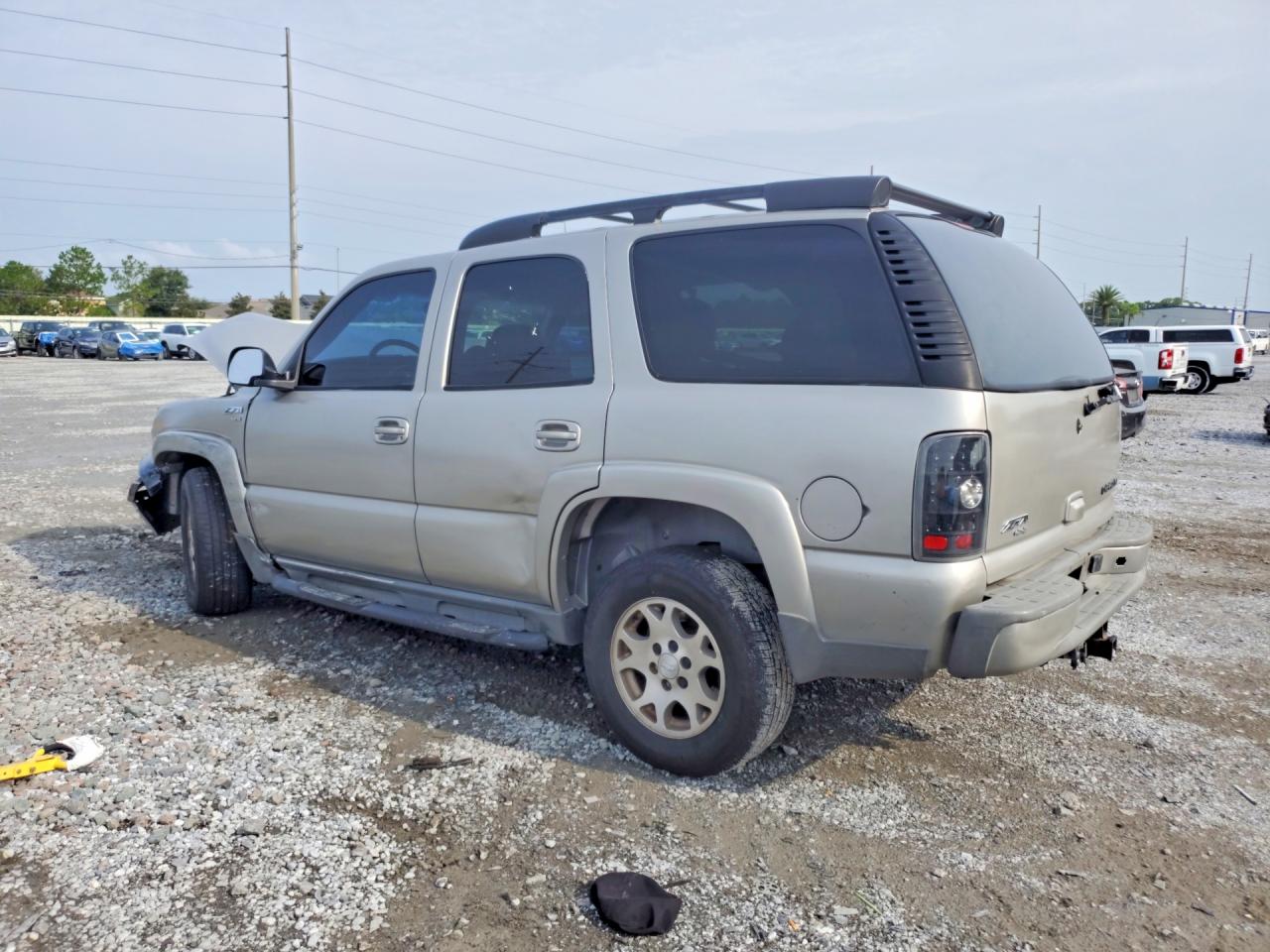 2004 Chevrolet Tahoe K1500 Tan vin: 1GNEK13Z84R183575