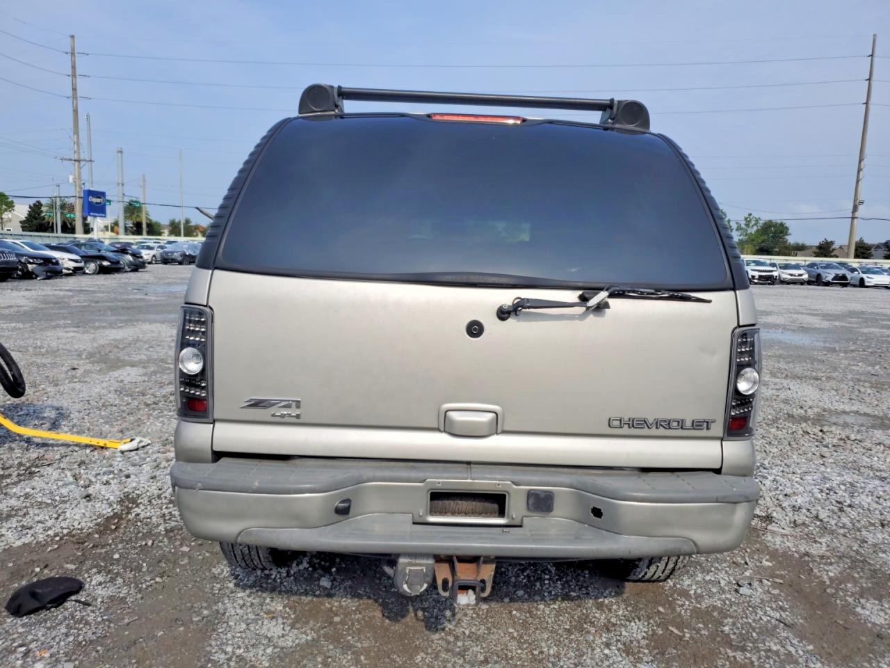 2004 Chevrolet Tahoe K1500 Tan vin: 1GNEK13Z84R183575