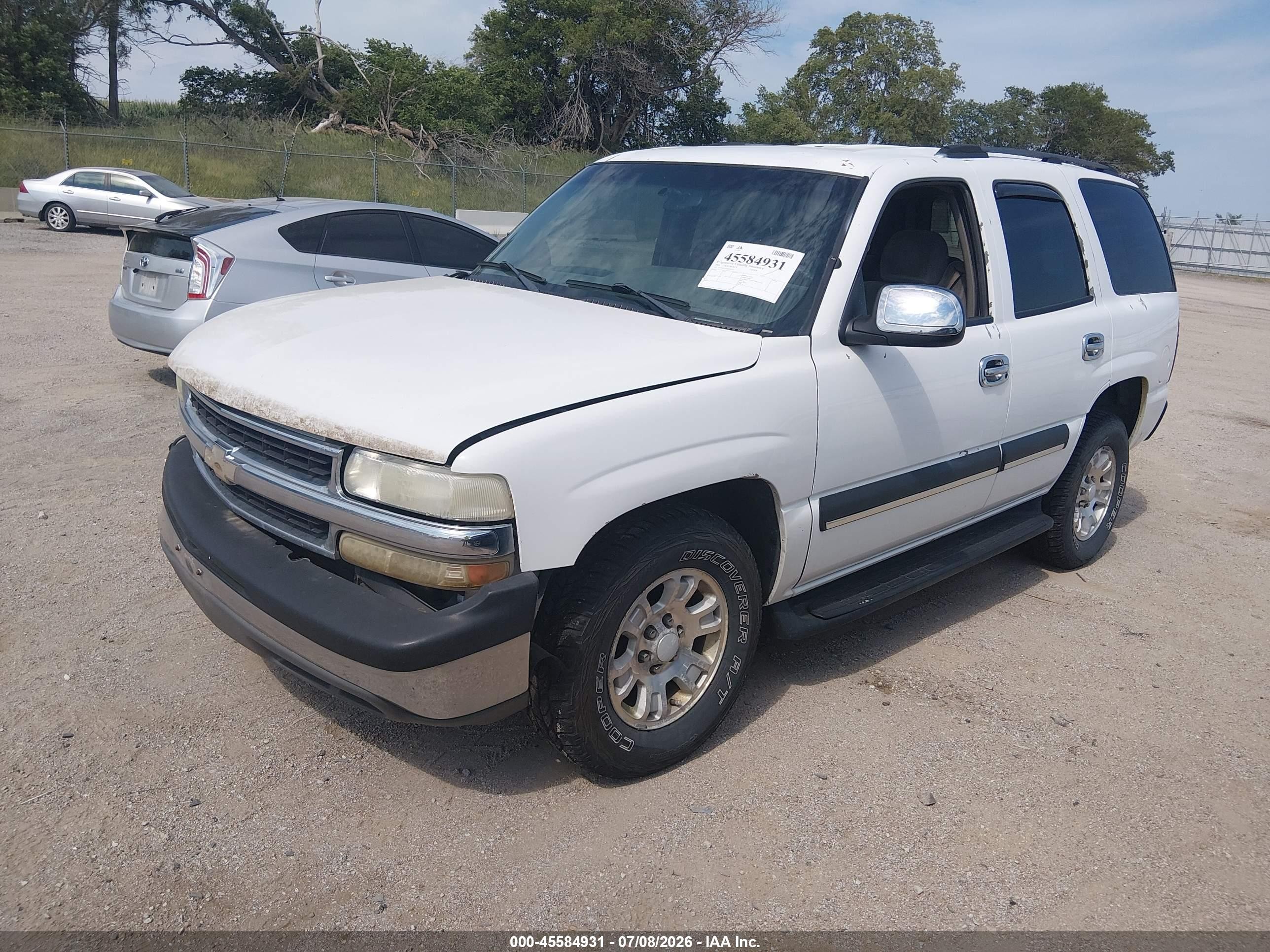 2004 Chevrolet Tahoe Ls White vin: 1GNEK13Z84R202979