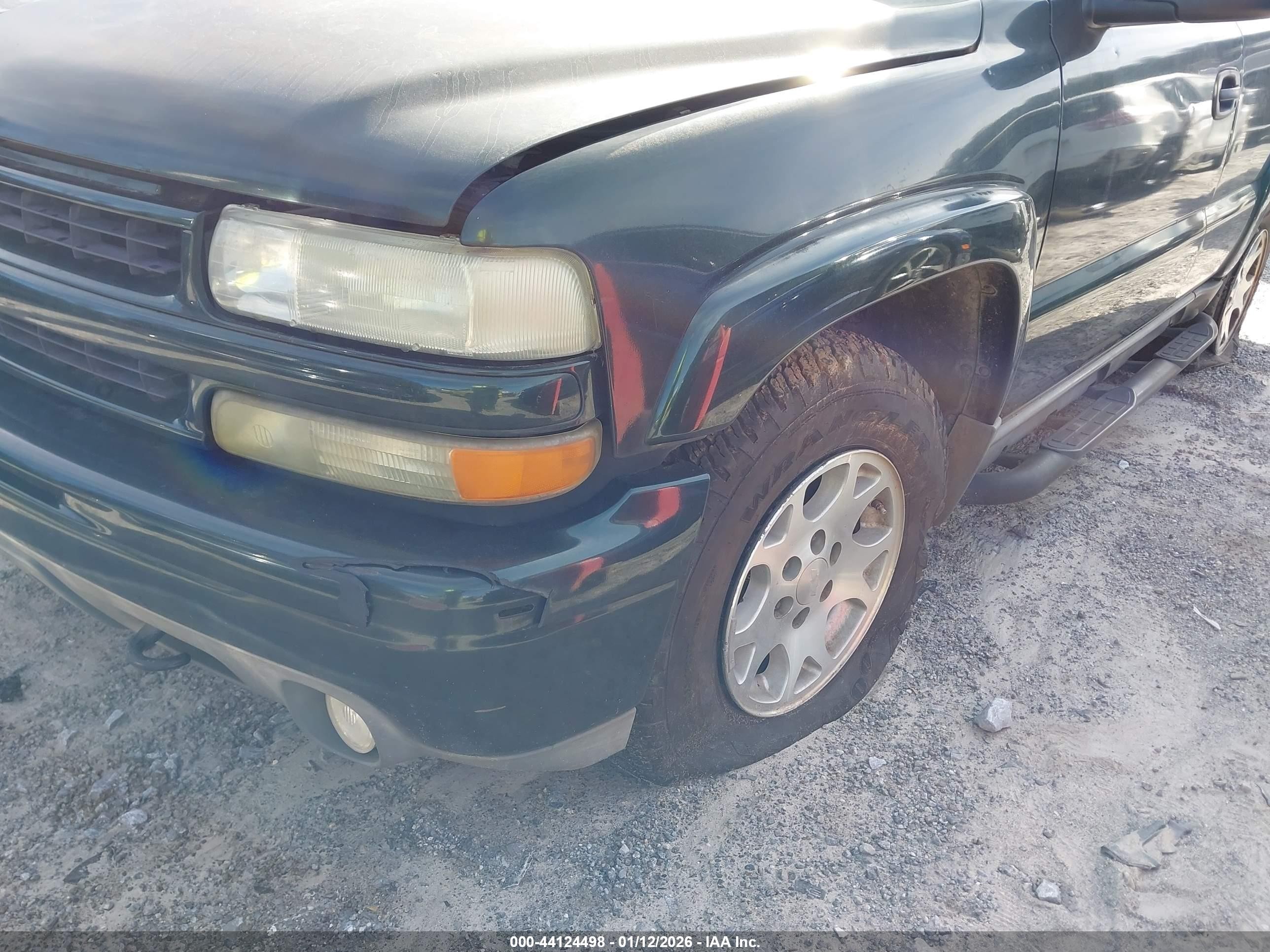 2004 Chevrolet Tahoe Z71 Green vin: 1GNEK13Z84R259408