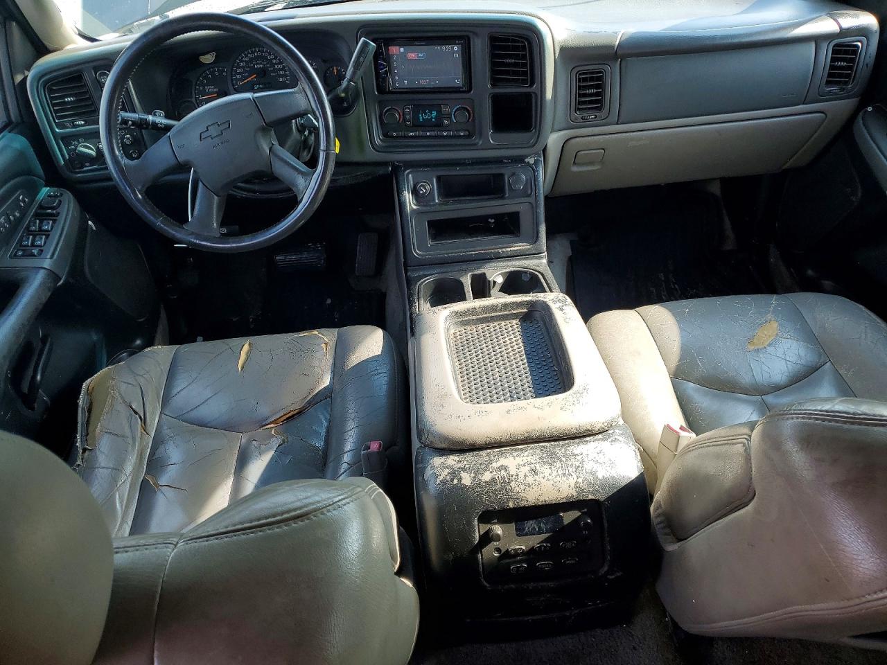 2004 Chevrolet Tahoe K1500 Silver vin: 1GNEK13Z84R286771