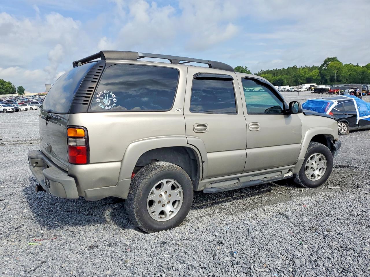 2004 Chevrolet Tahoe K1500 Silver vin: 1GNEK13Z84R286771