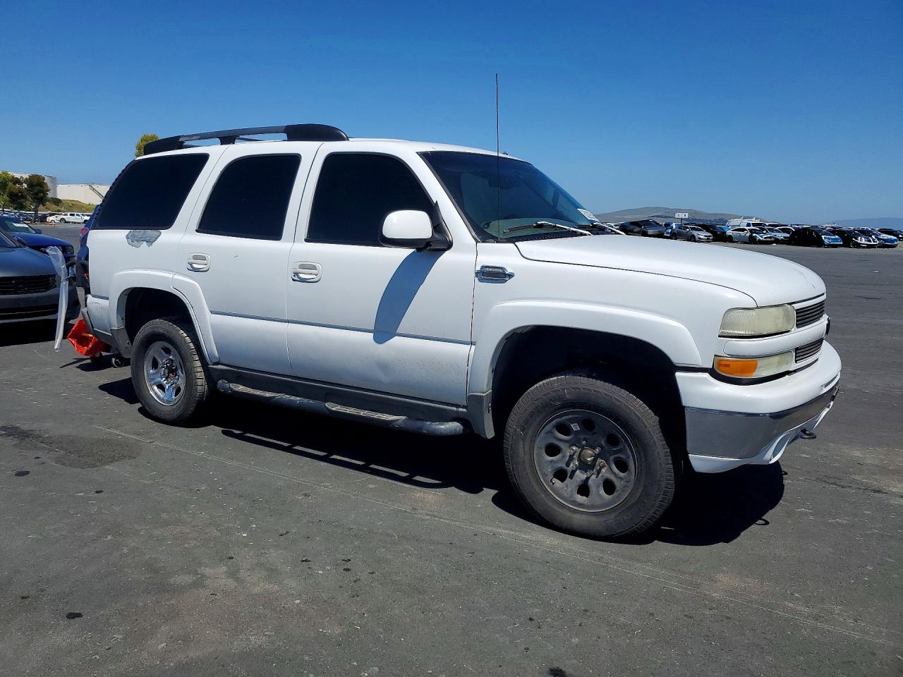 2002 Chevrolet Tahoe K1500 Белый vin: 1GNEK13Z92R139260