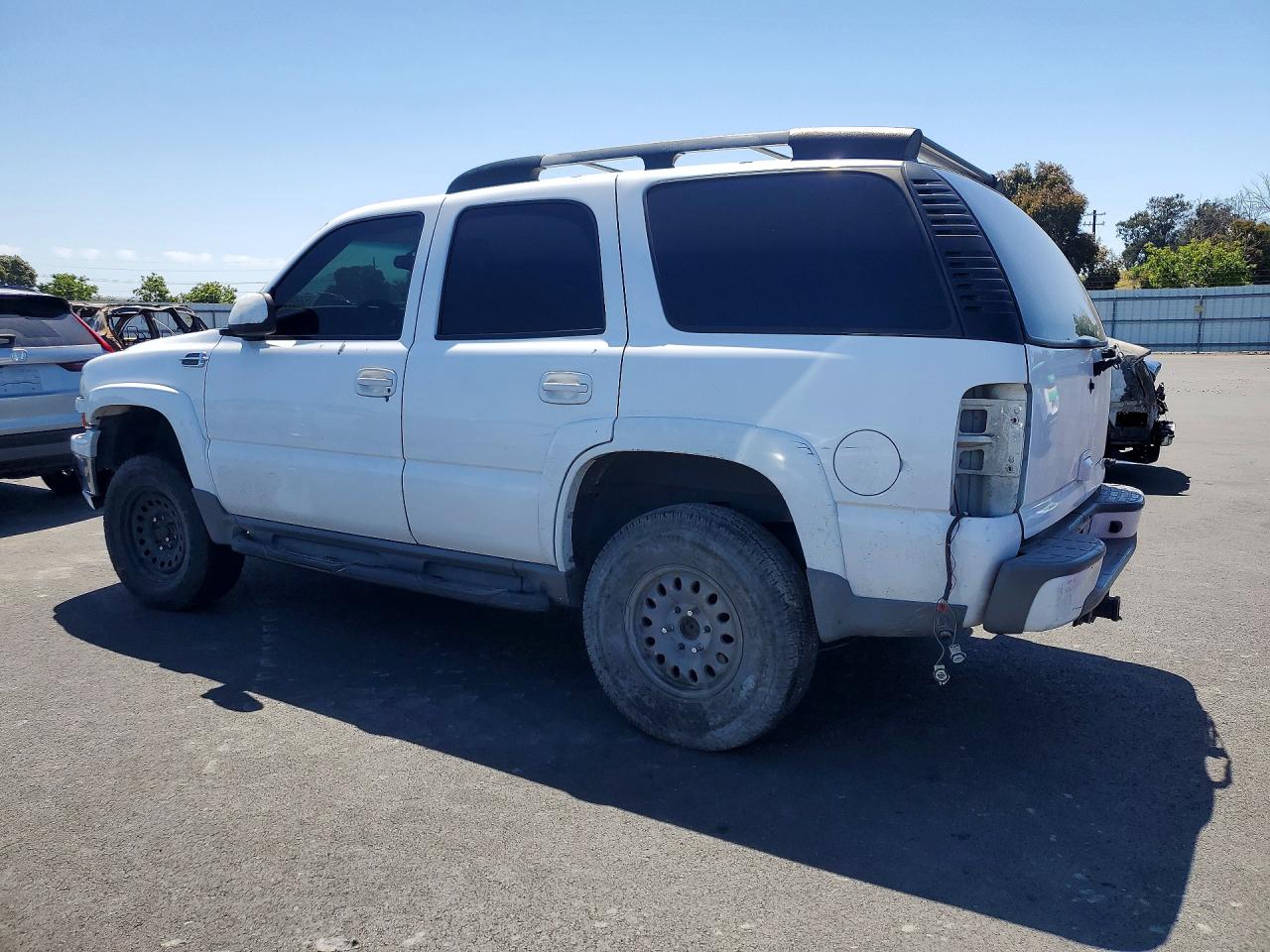 2002 Chevrolet Tahoe K1500 Белый vin: 1GNEK13Z92R139260