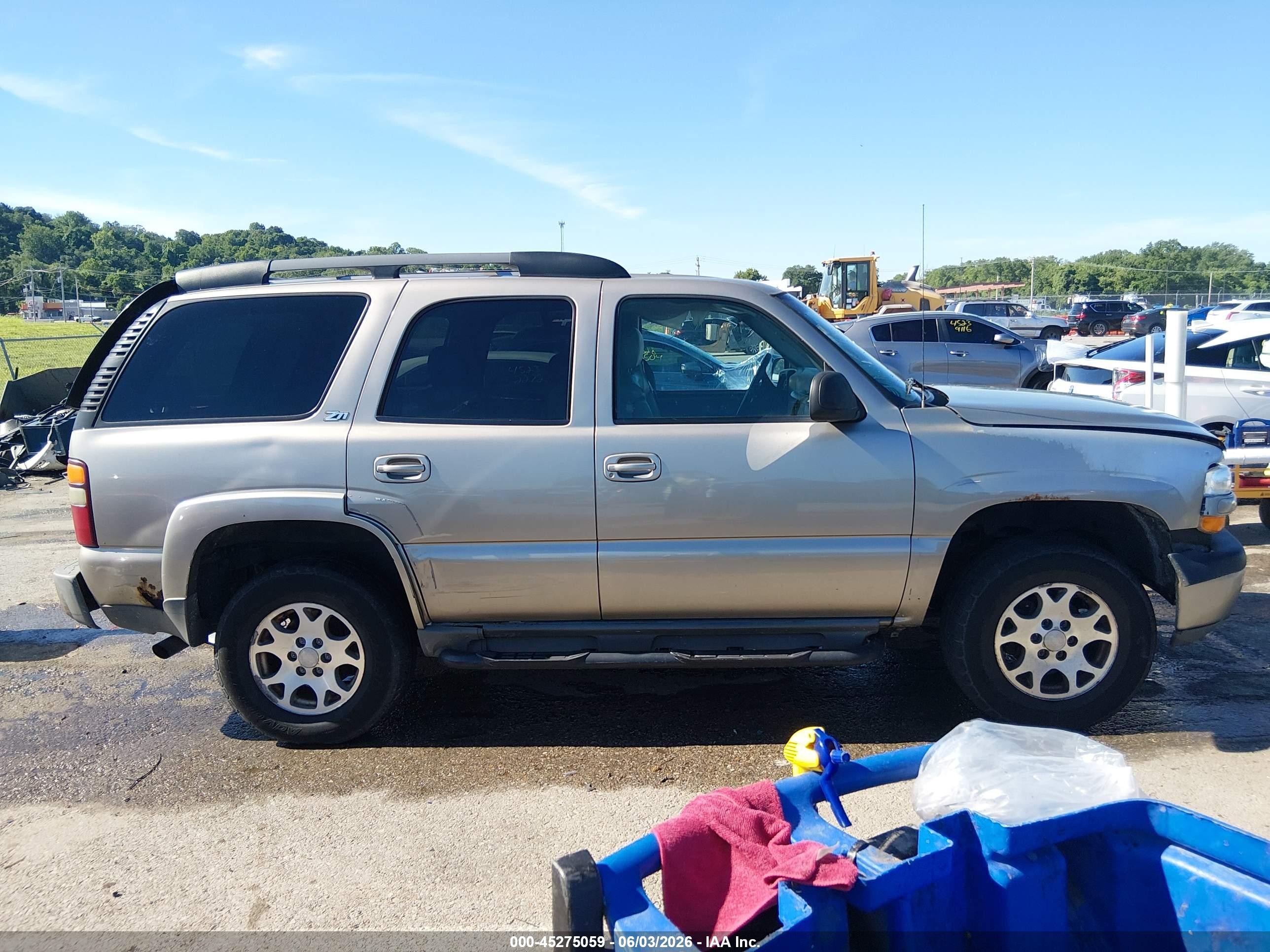 2002 Chevrolet Tahoe Z71 Silver vin: 1GNEK13Z92R255574