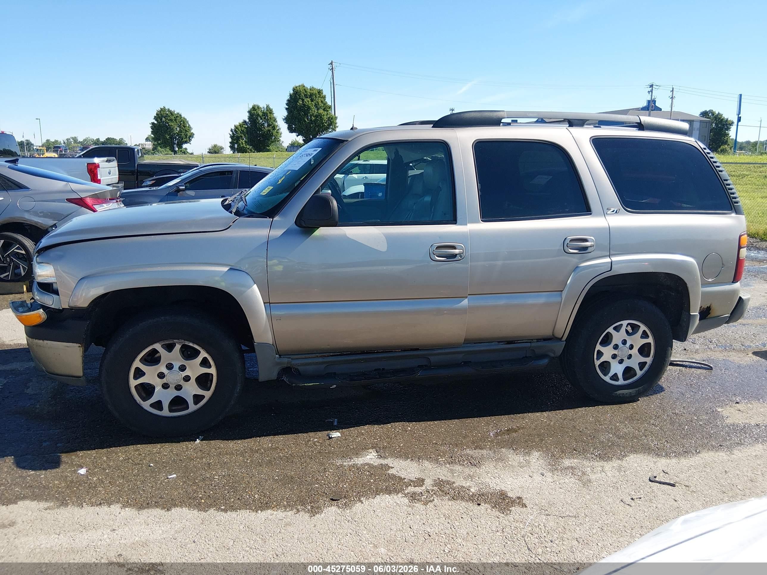 2002 Chevrolet Tahoe Z71 Silver vin: 1GNEK13Z92R255574
