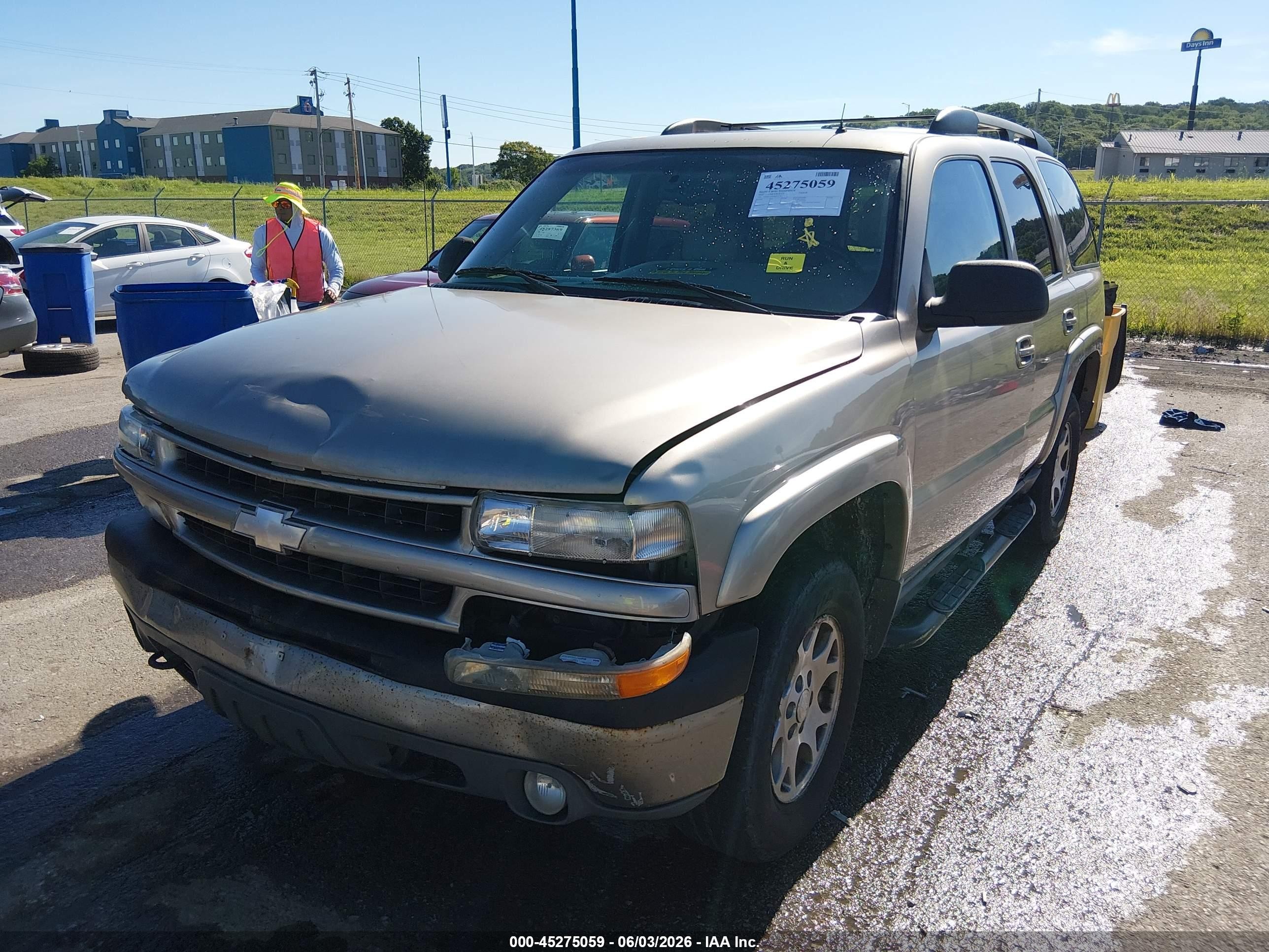 2002 Chevrolet Tahoe Z71 Silver vin: 1GNEK13Z92R255574